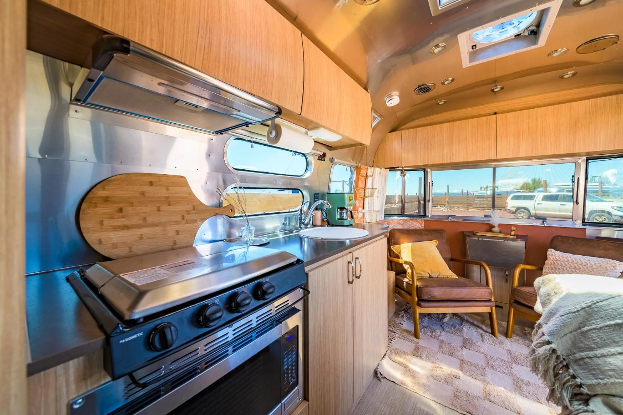 Kitchen or kitchenette in The Outpost Grand Canyon