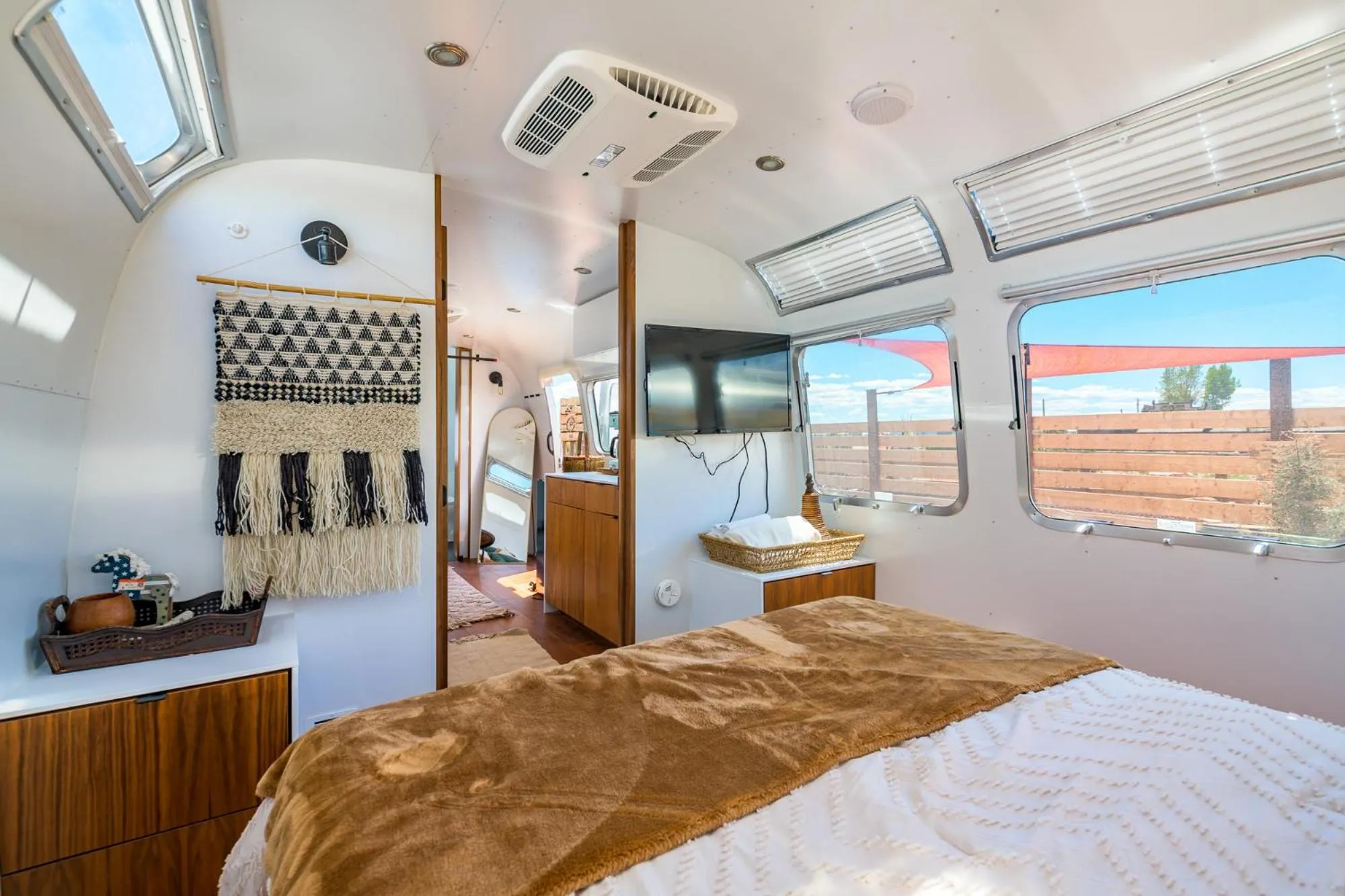 TV and multimedia, Bed in The Outpost Grand Canyon