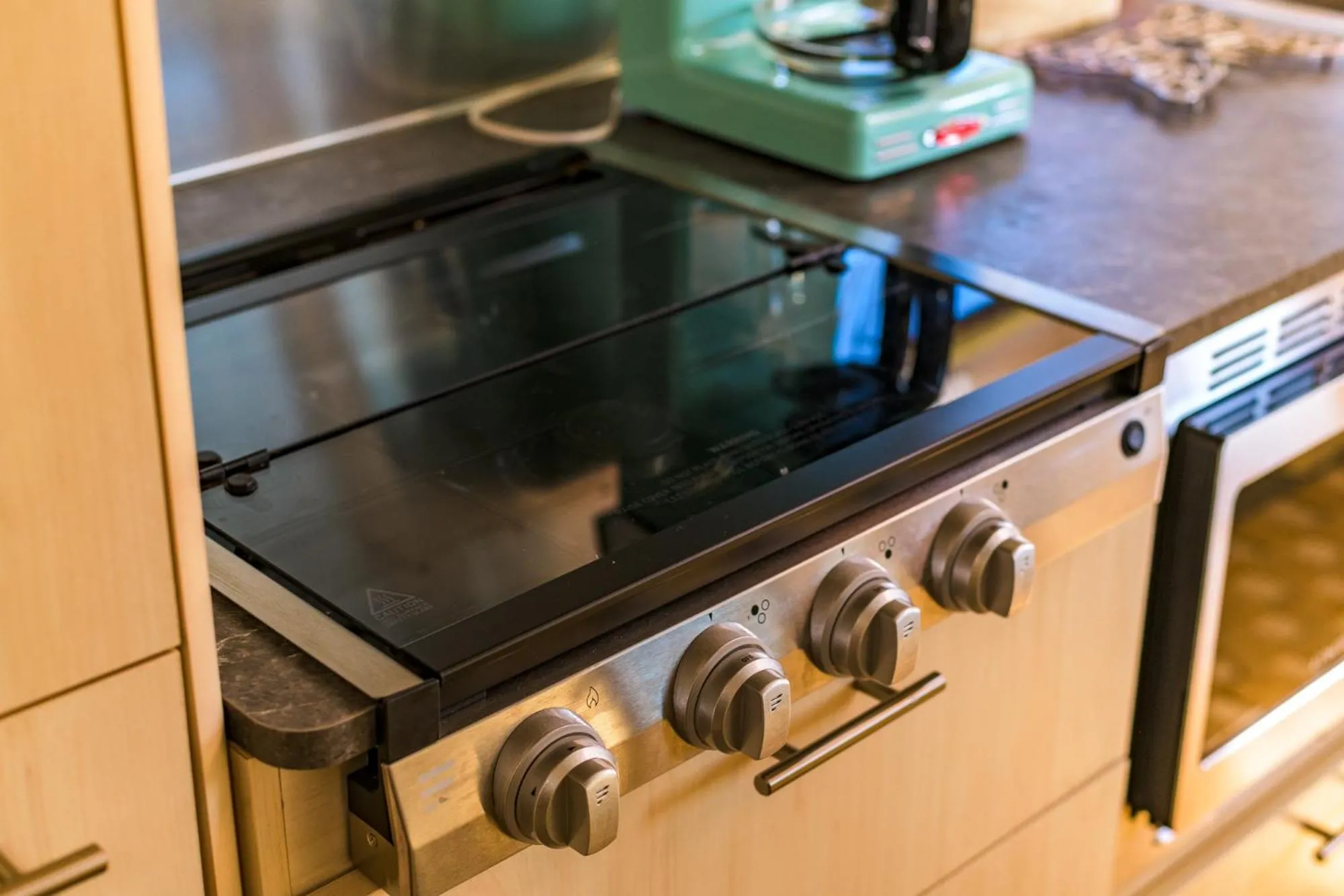 Kitchen or kitchenette in The Outpost Grand Canyon