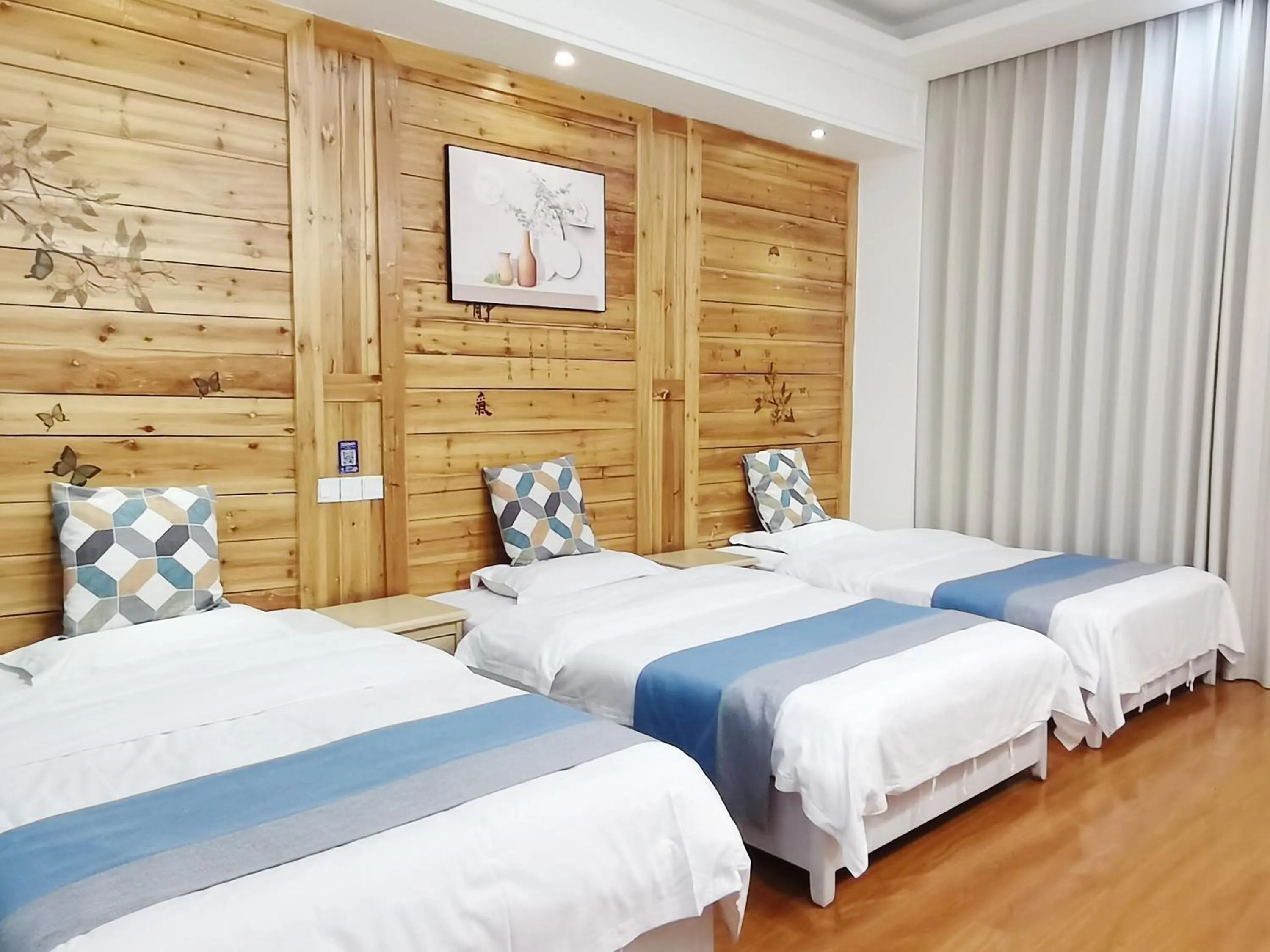 Bed in Emeishan Moon Bay Hotel