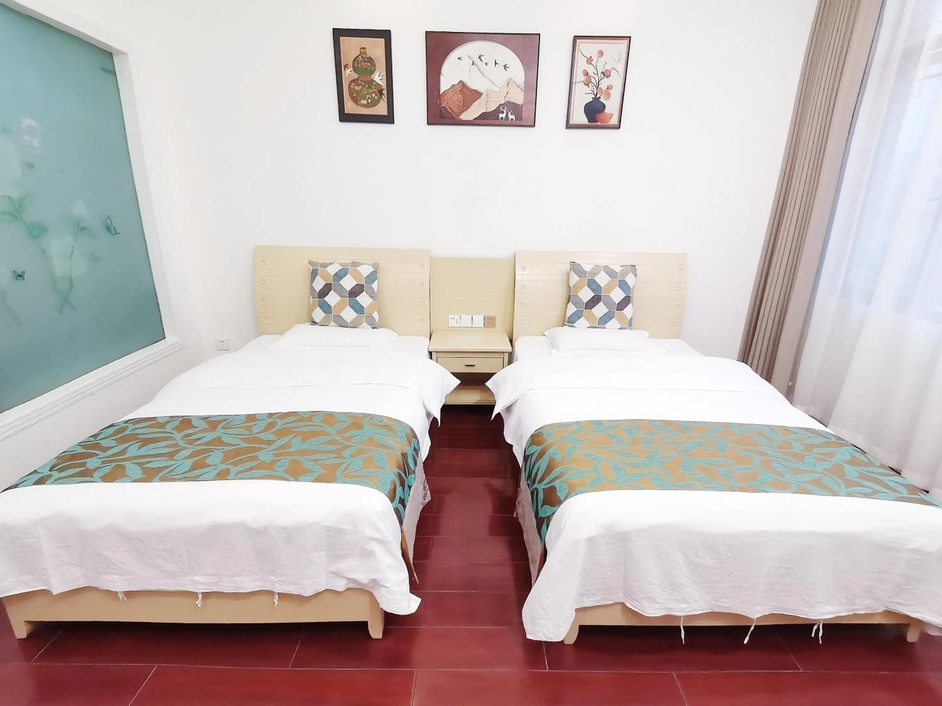 Bed in Emeishan Moon Bay Hotel