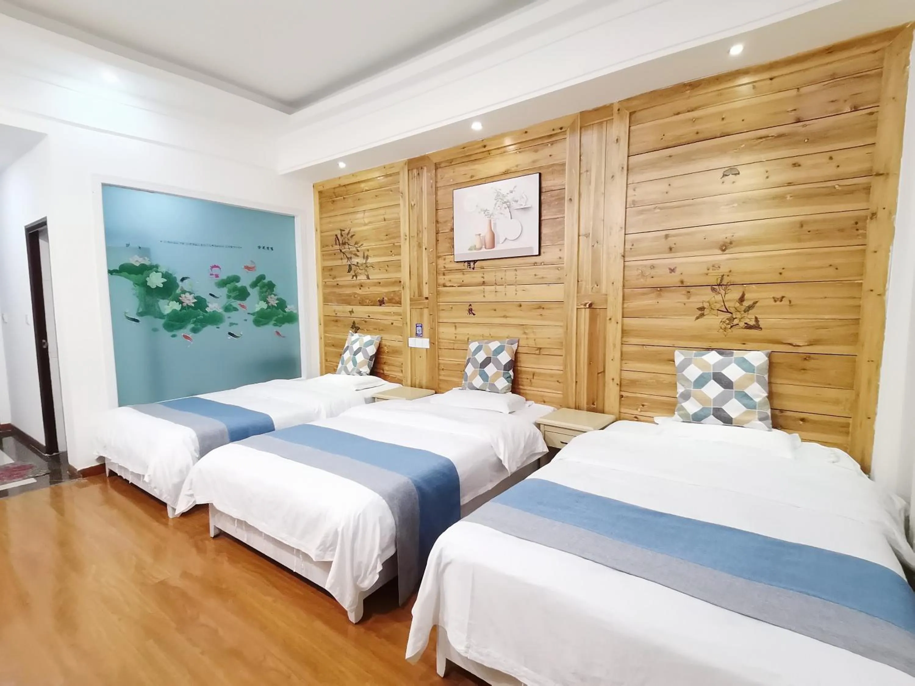 Bedroom, Bed in Emeishan Moon Bay Hotel