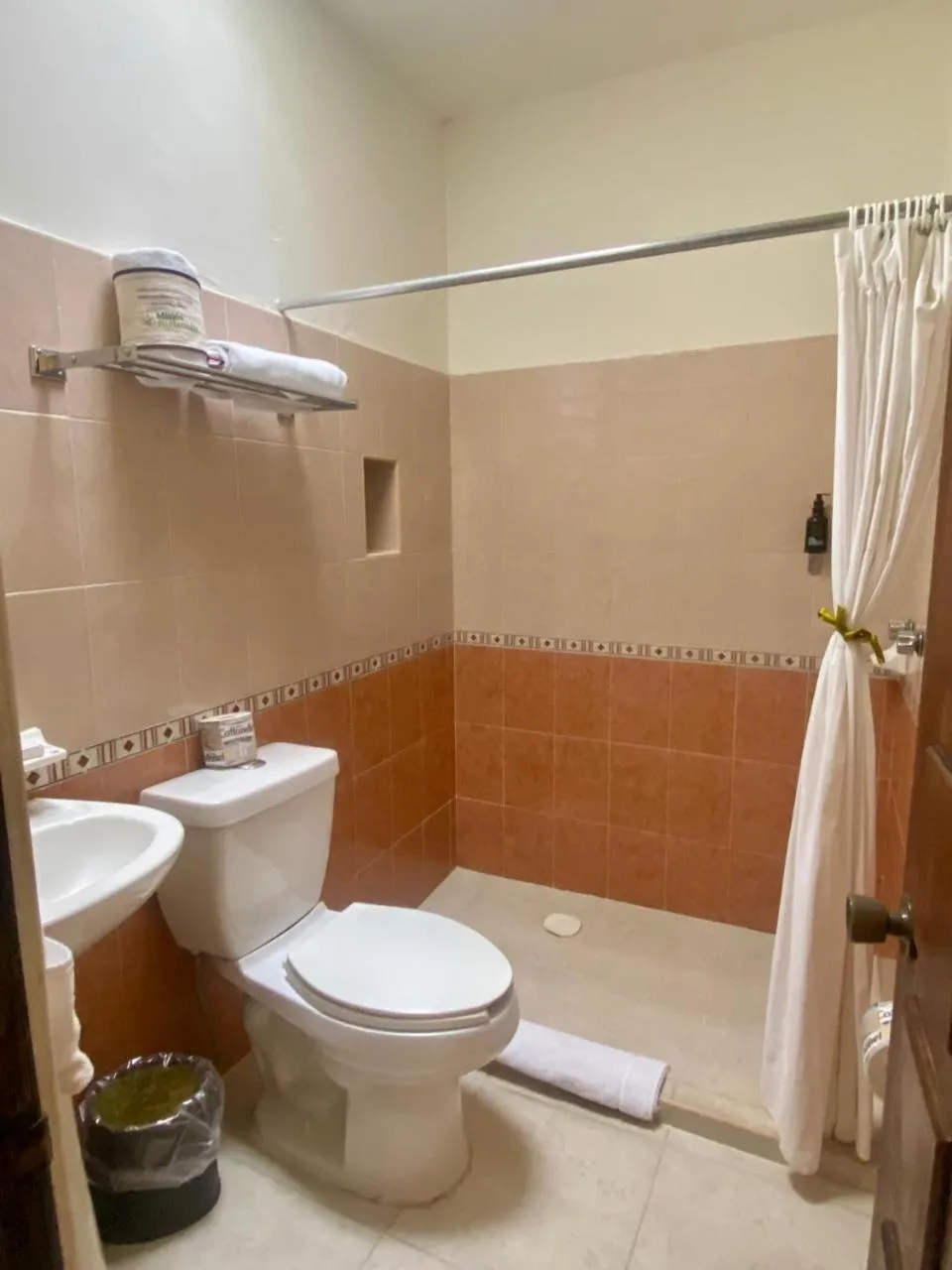 Shower in Hotel Misión Campeche