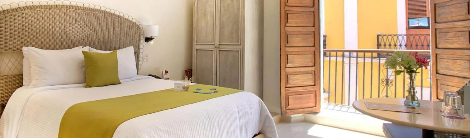 Balcony/Terrace, Bed in Hotel Misión Campeche