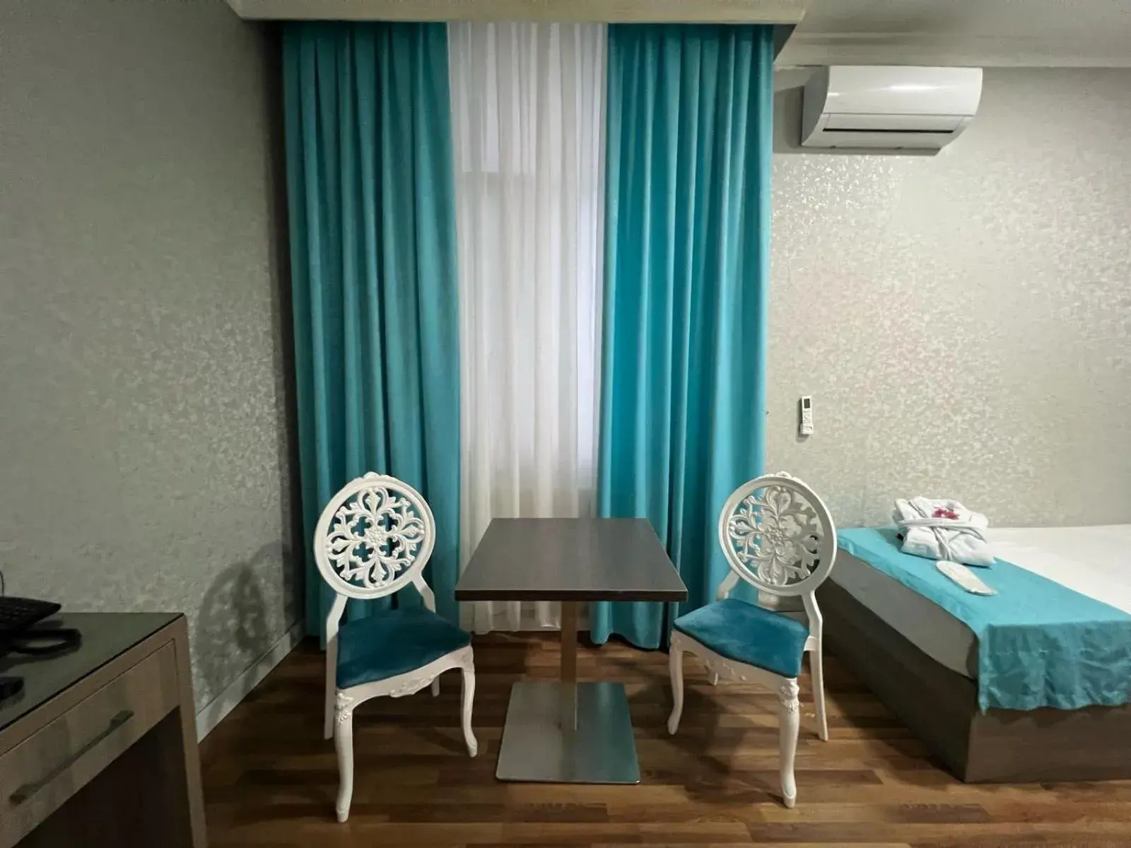 Deluxe Twin Room in Empire Business Hotel Baku Deluxe Twin Room in Empire Business Hotel Baku