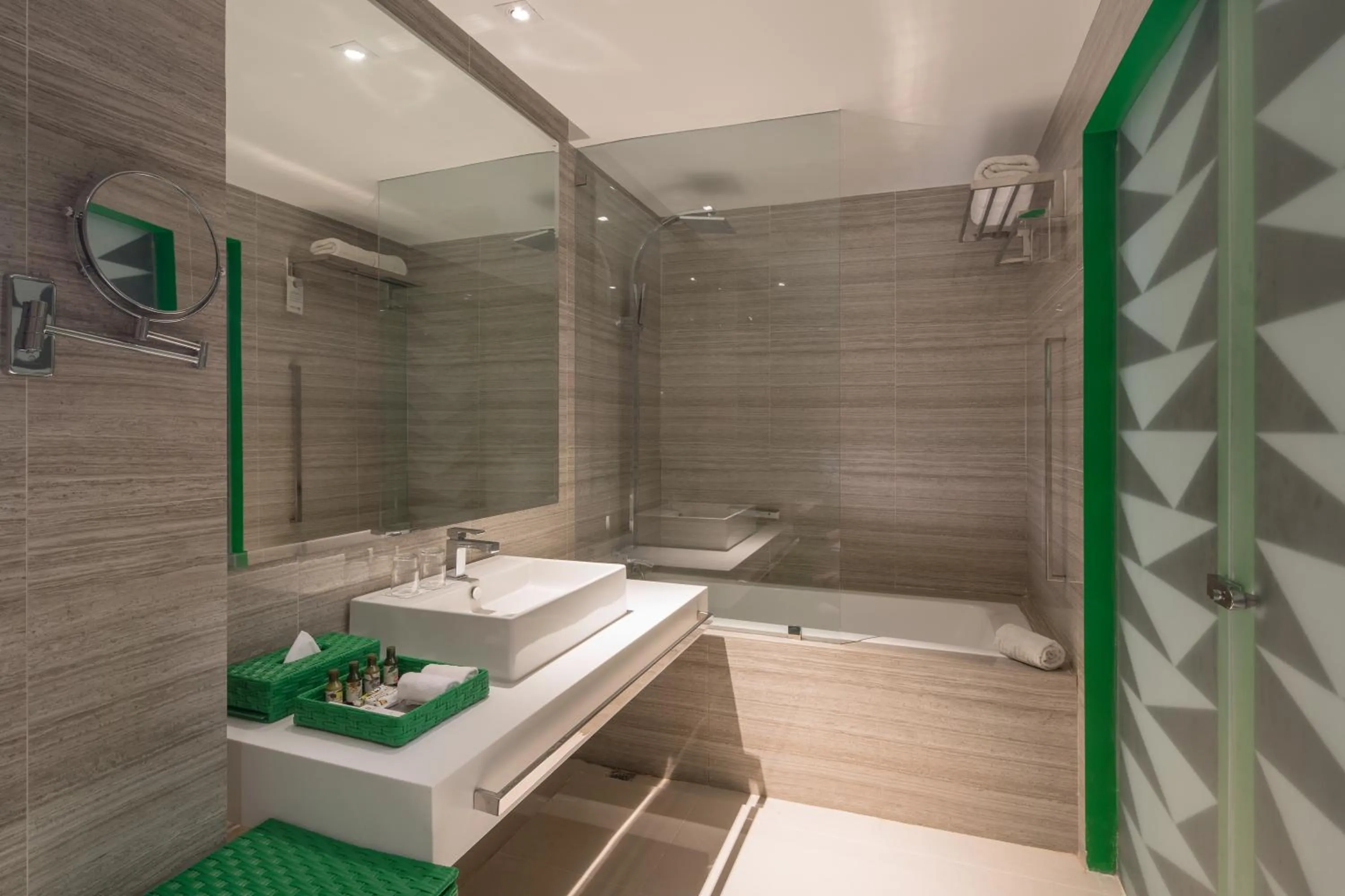 Property building in Astoria Current