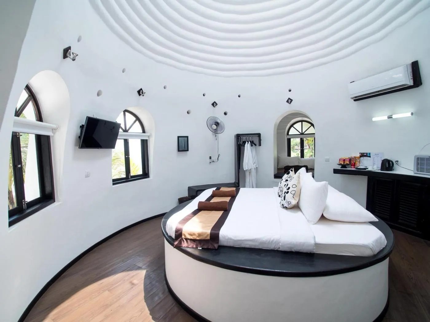 Bedroom, Bed in Moonlight Resort