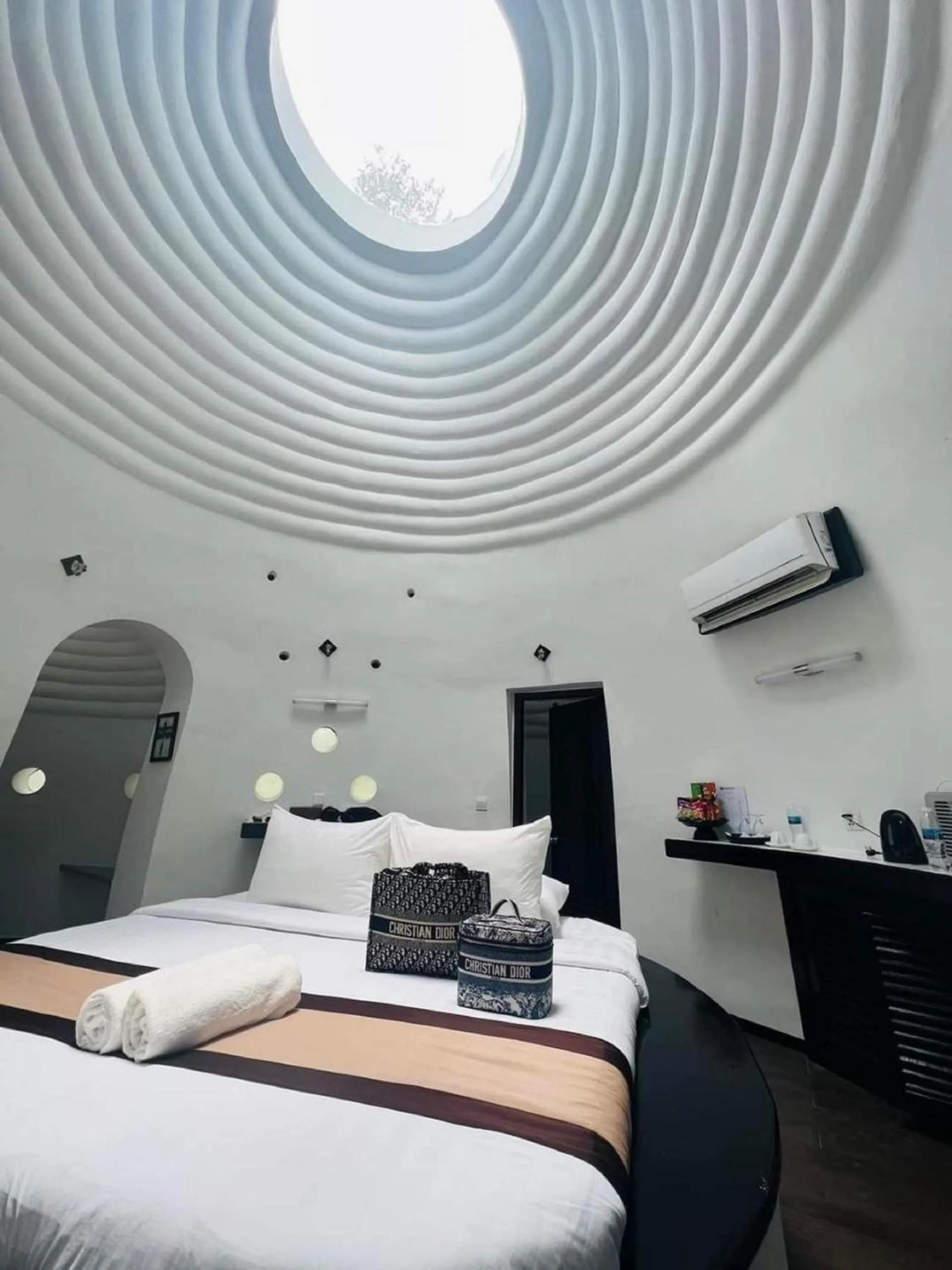 Bedroom, Bed in Moonlight Resort