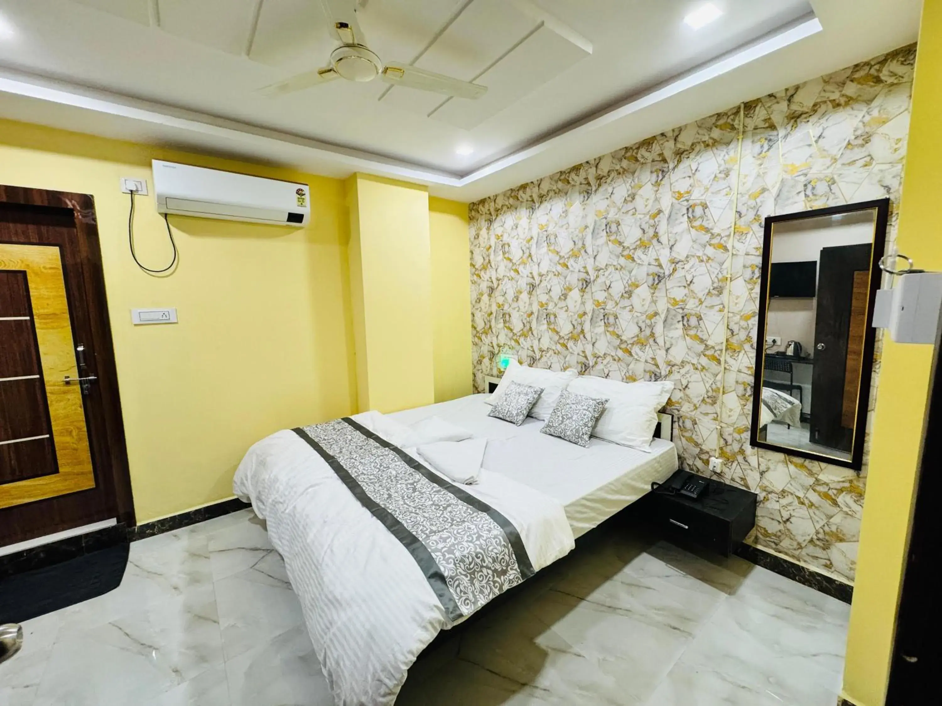Standard King Room in HOTEL HYDERABAD PULSE Standard King Room in HOTEL HYDERABAD PULSE