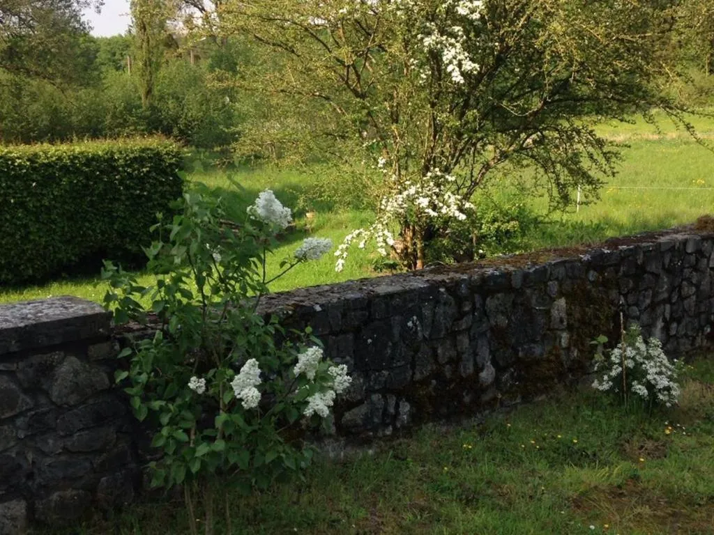 Property building in Maison d'Eclaibes
