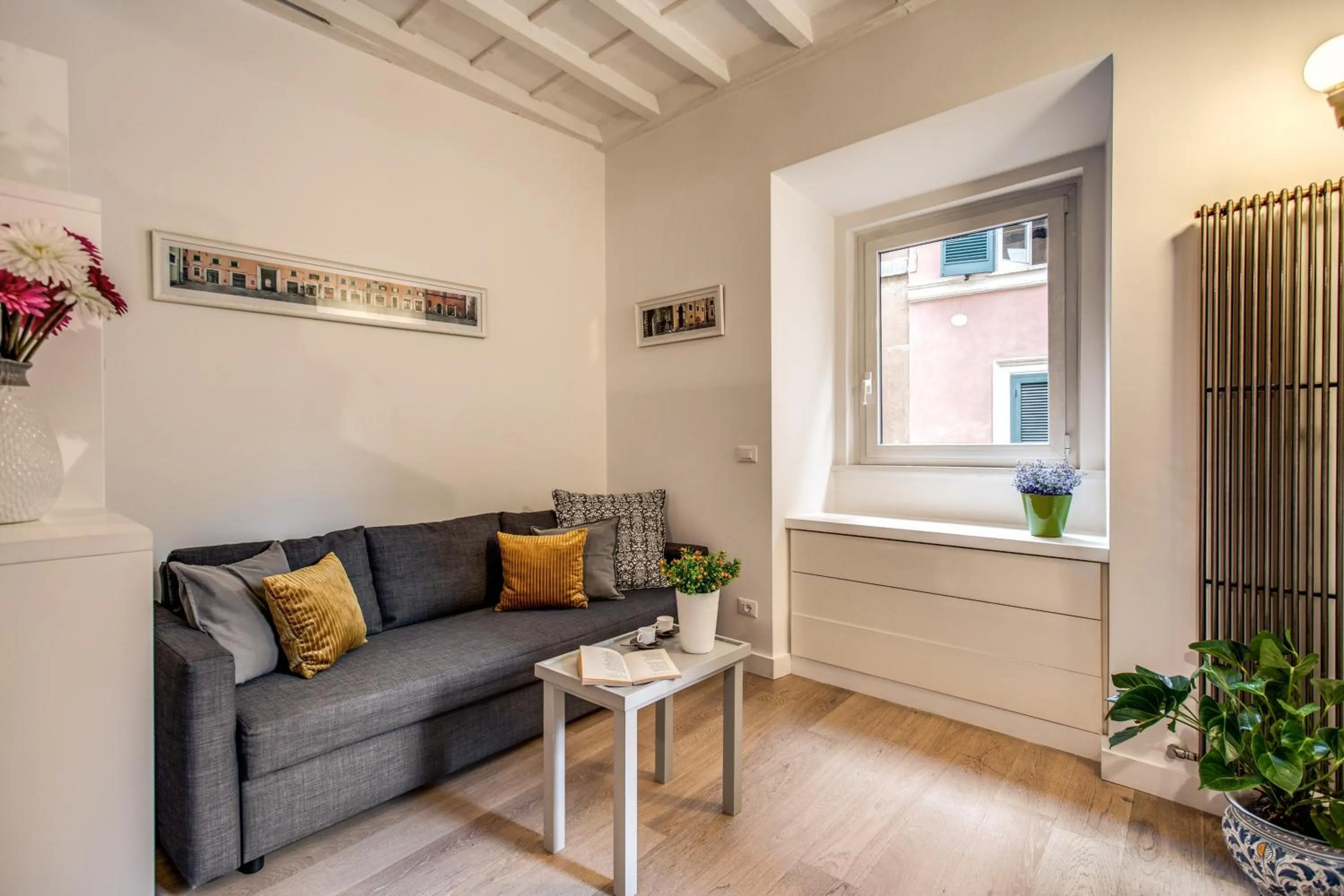 Living room in Orange Suites