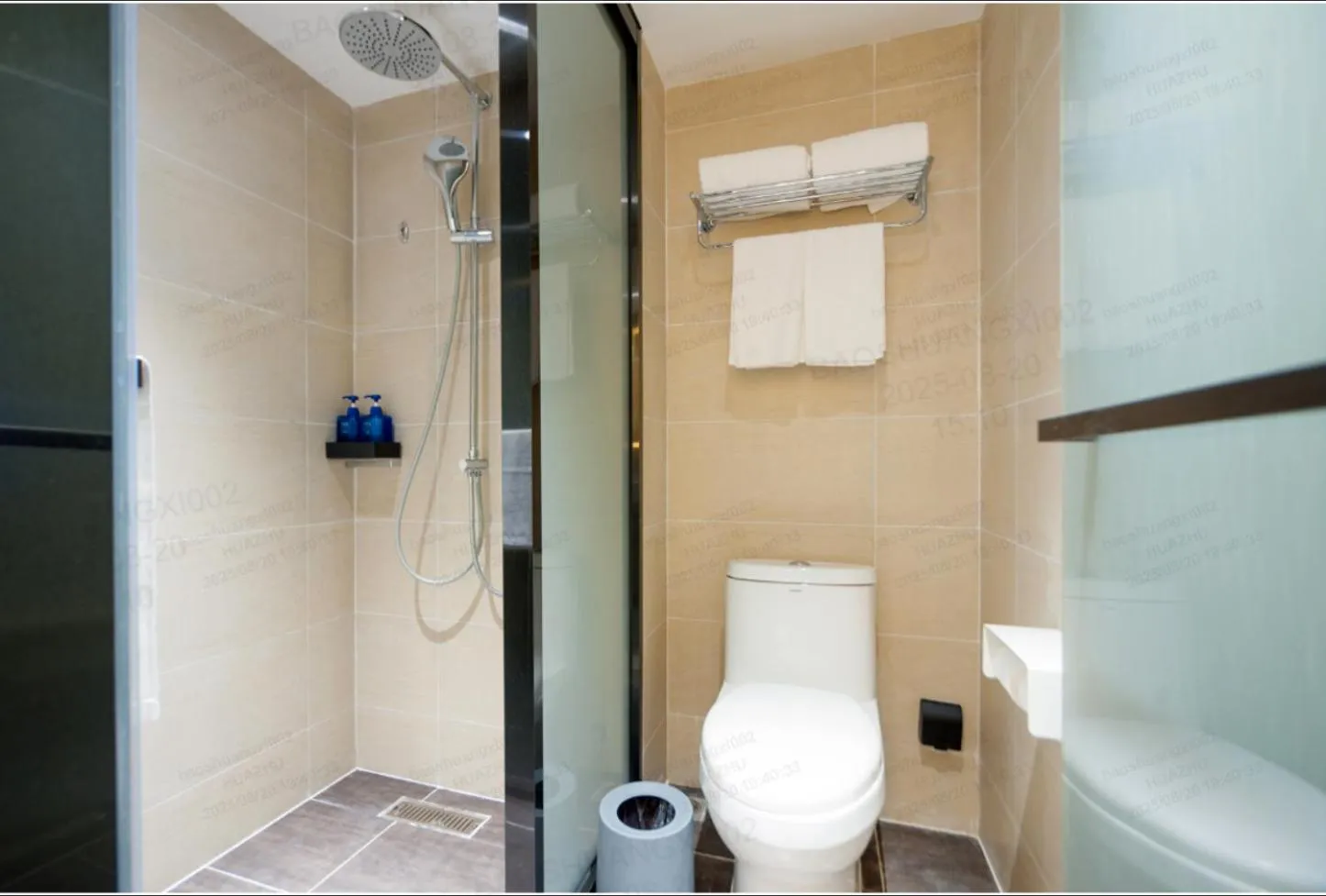 Toilet in Hanting Hotel Beijing South Railway Station Yangqiao