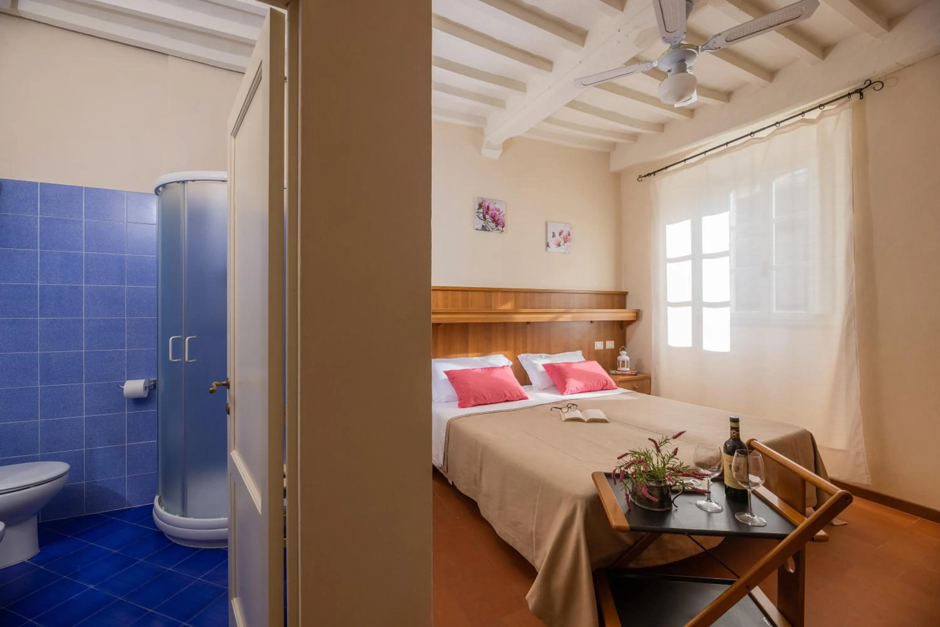 Shower, Bed in B&B San Francesco