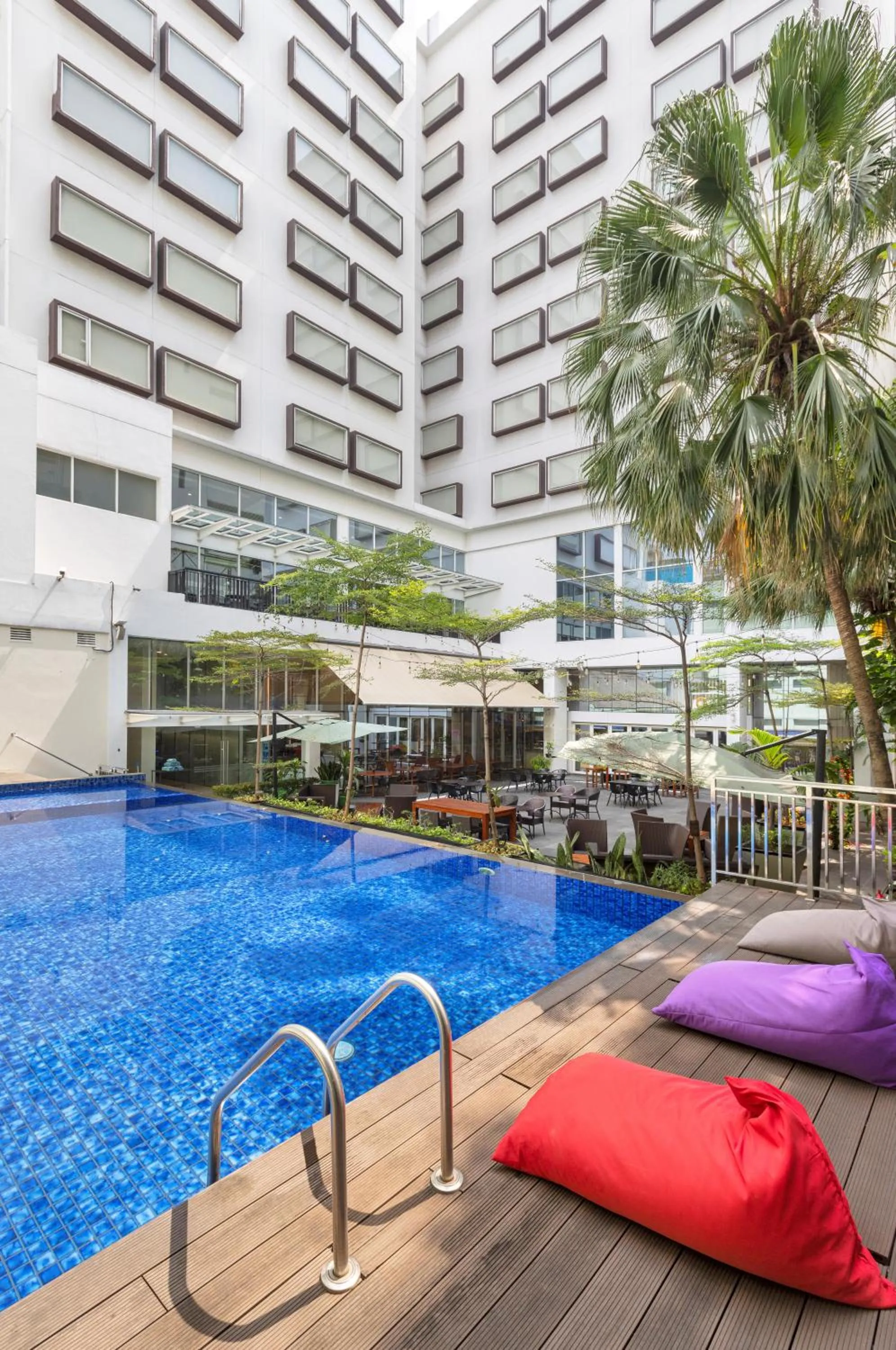 Swimming pool in Artotel Harmoni Jakarta