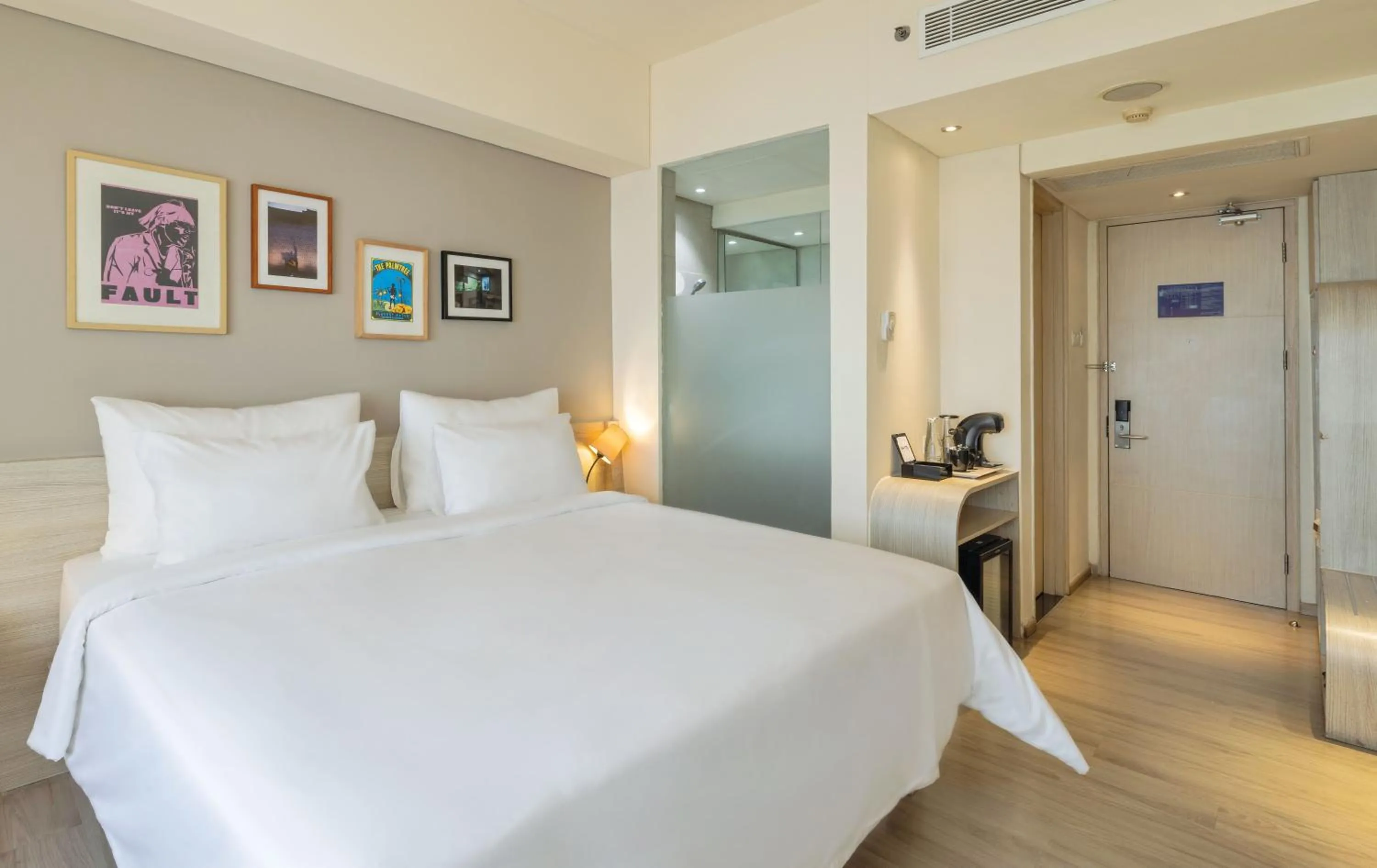 Bedroom, Bed in Artotel Harmoni Jakarta