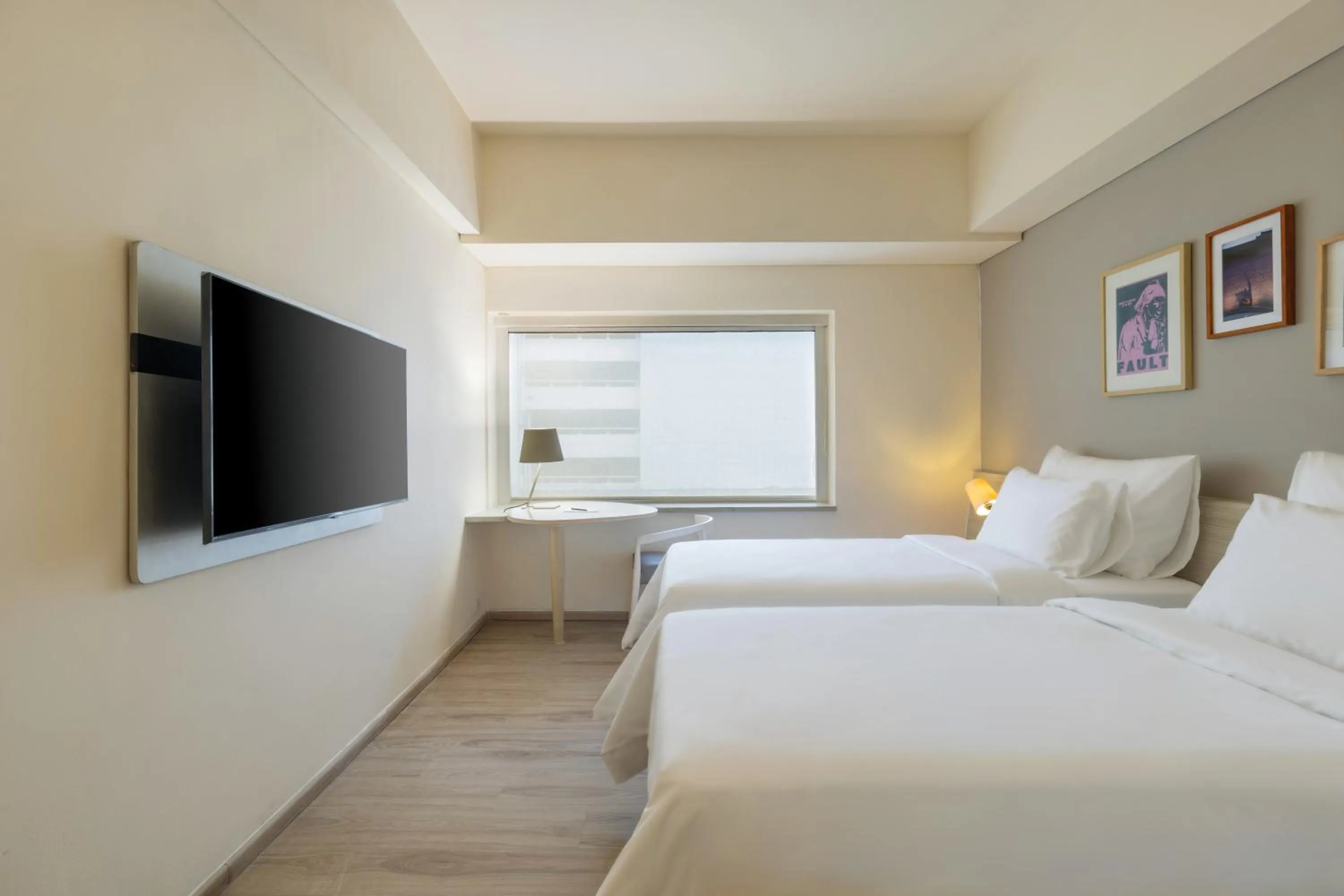 Bedroom, Bed in Artotel Harmoni Jakarta