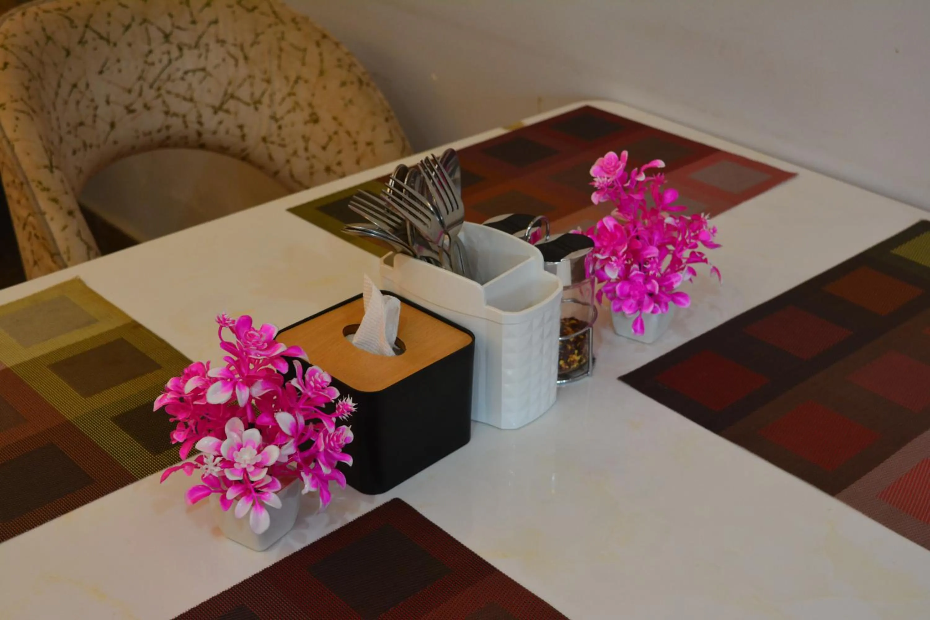 Restaurant/places to eat in Mahi Baagh Resort