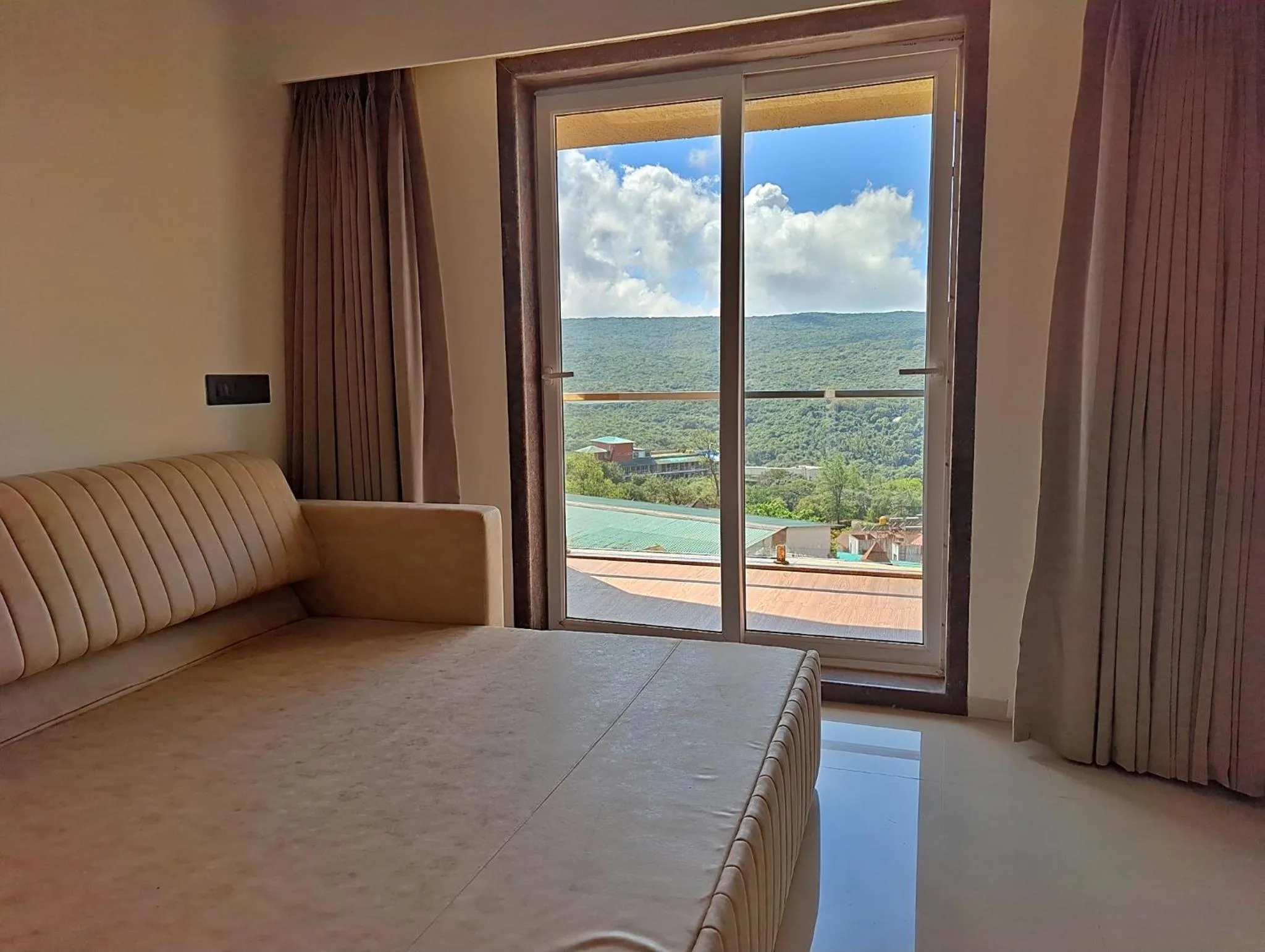 Duplex Room with Mountain View in Savyasaachii Hotel, Mahabaleshwar - Pure Veg