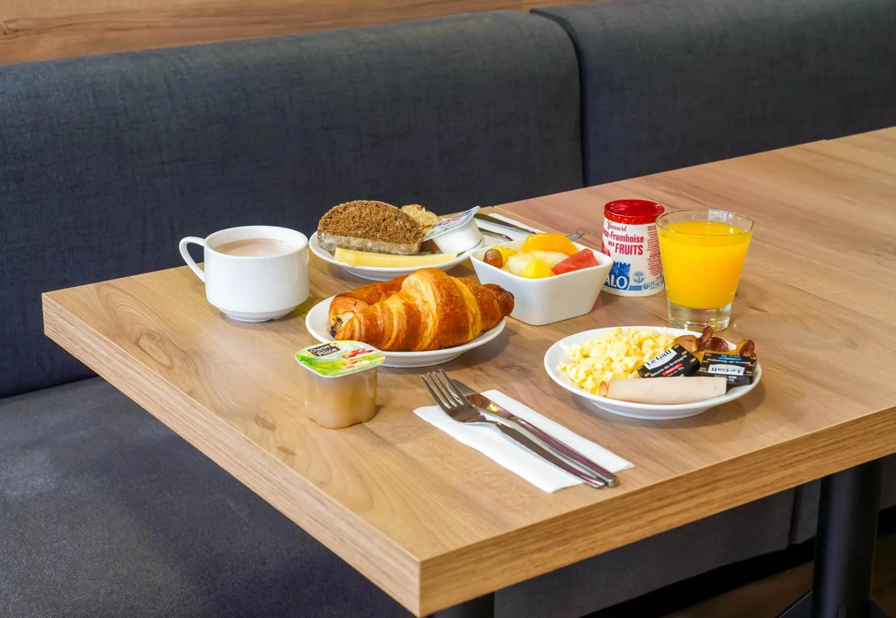 Breakfast in B&B HOTEL Paris Porte de Châtillon