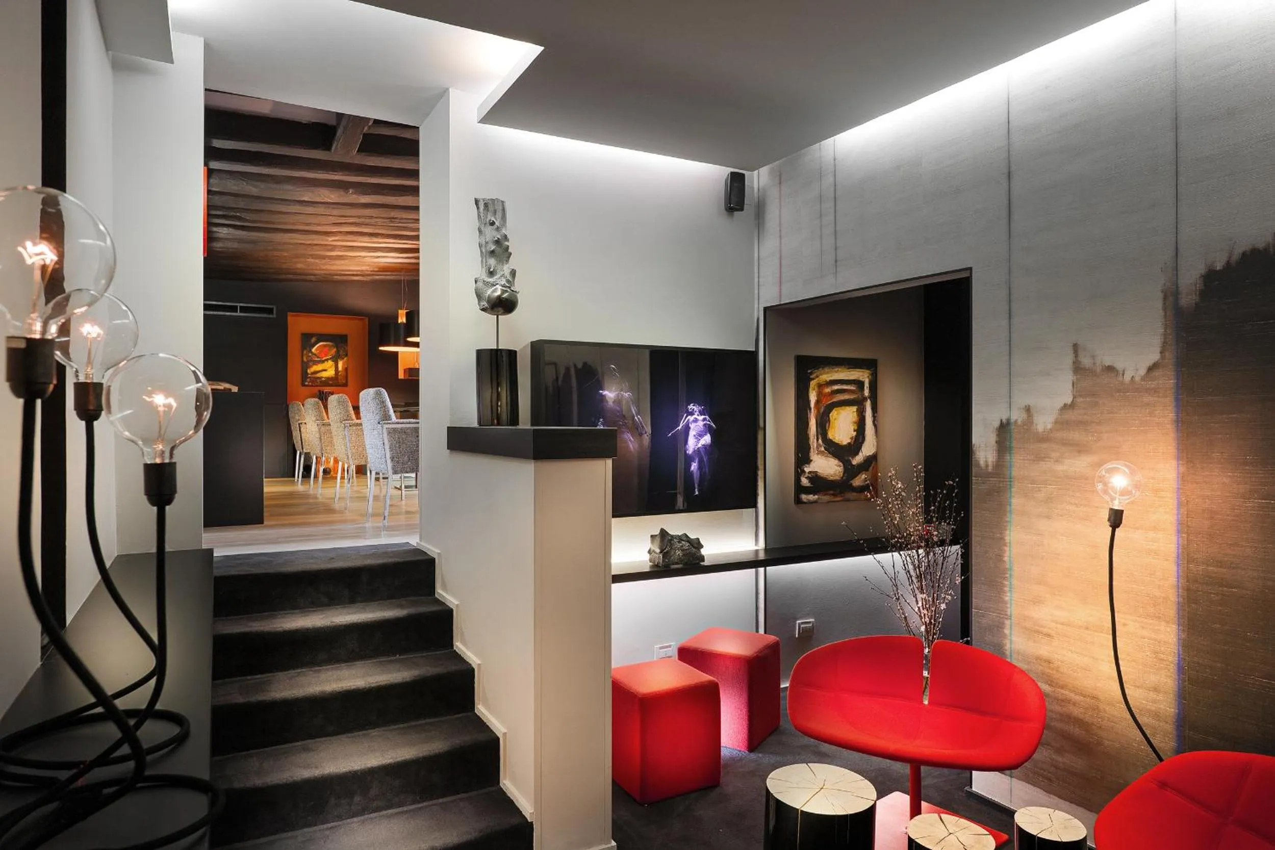 Communal lounge/ TV room in Charming House DD724