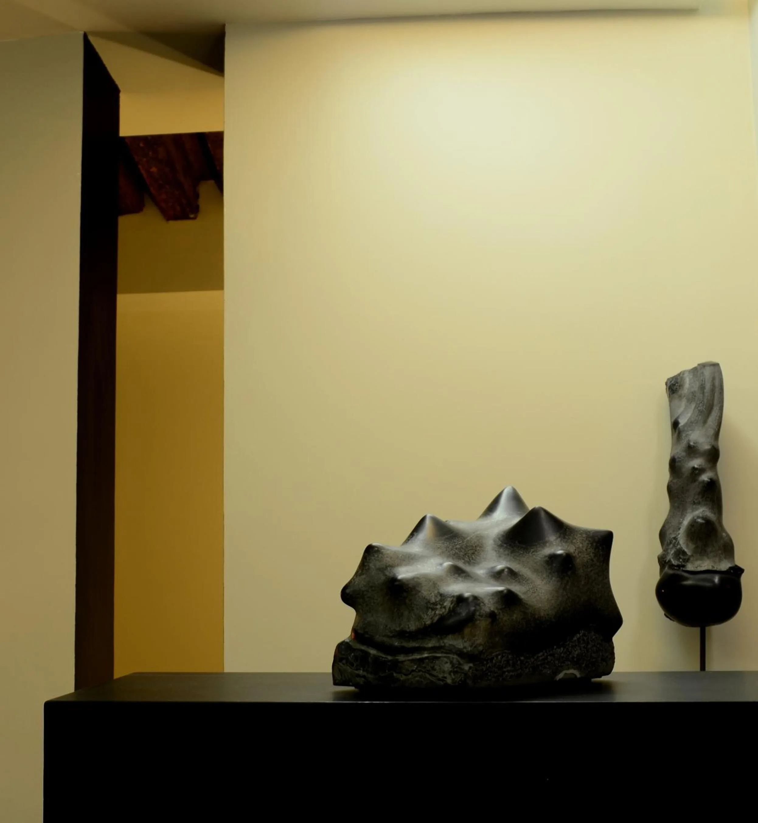 Decorative detail in Charming House DD724