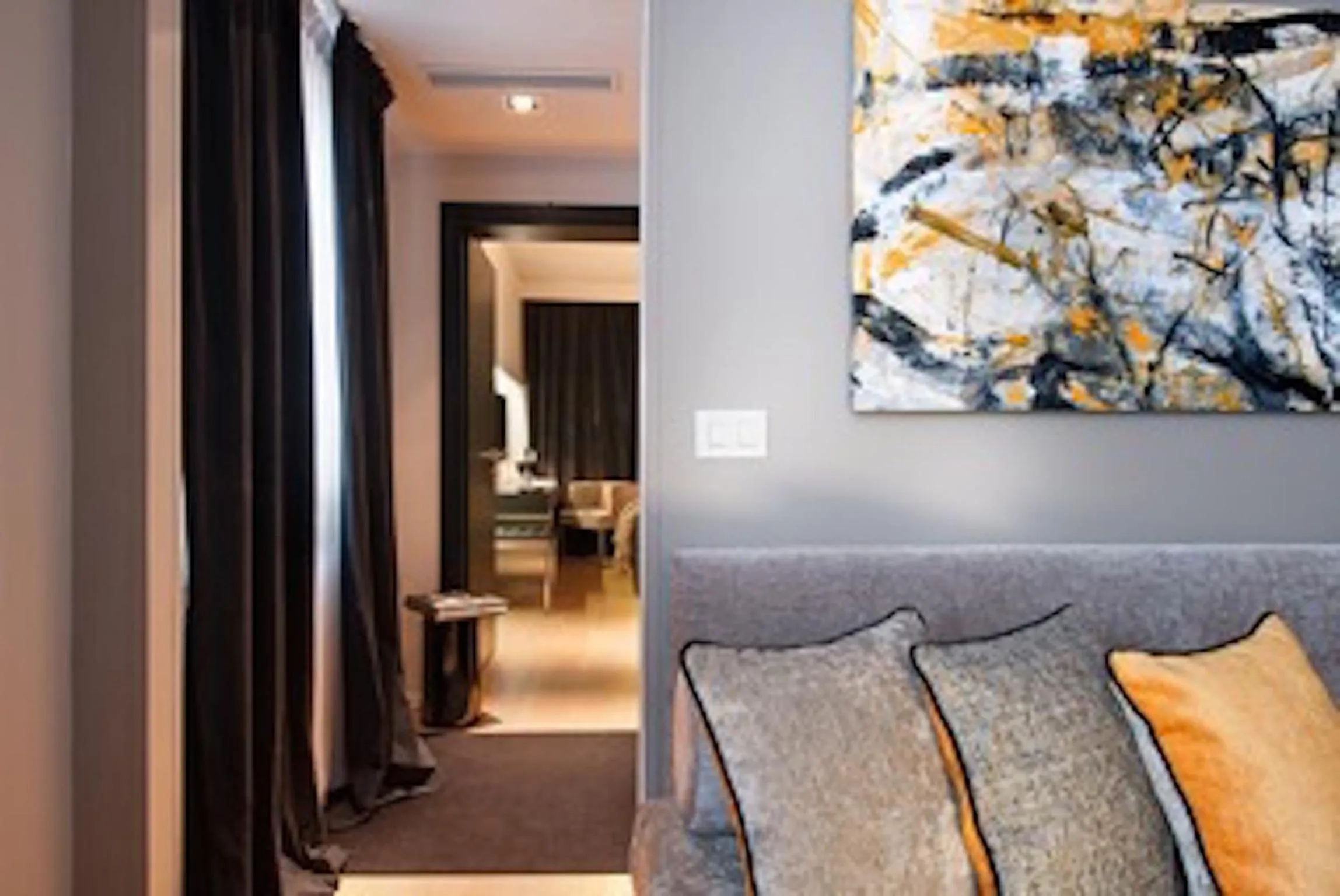 Photo of the whole room in Charming House DD724