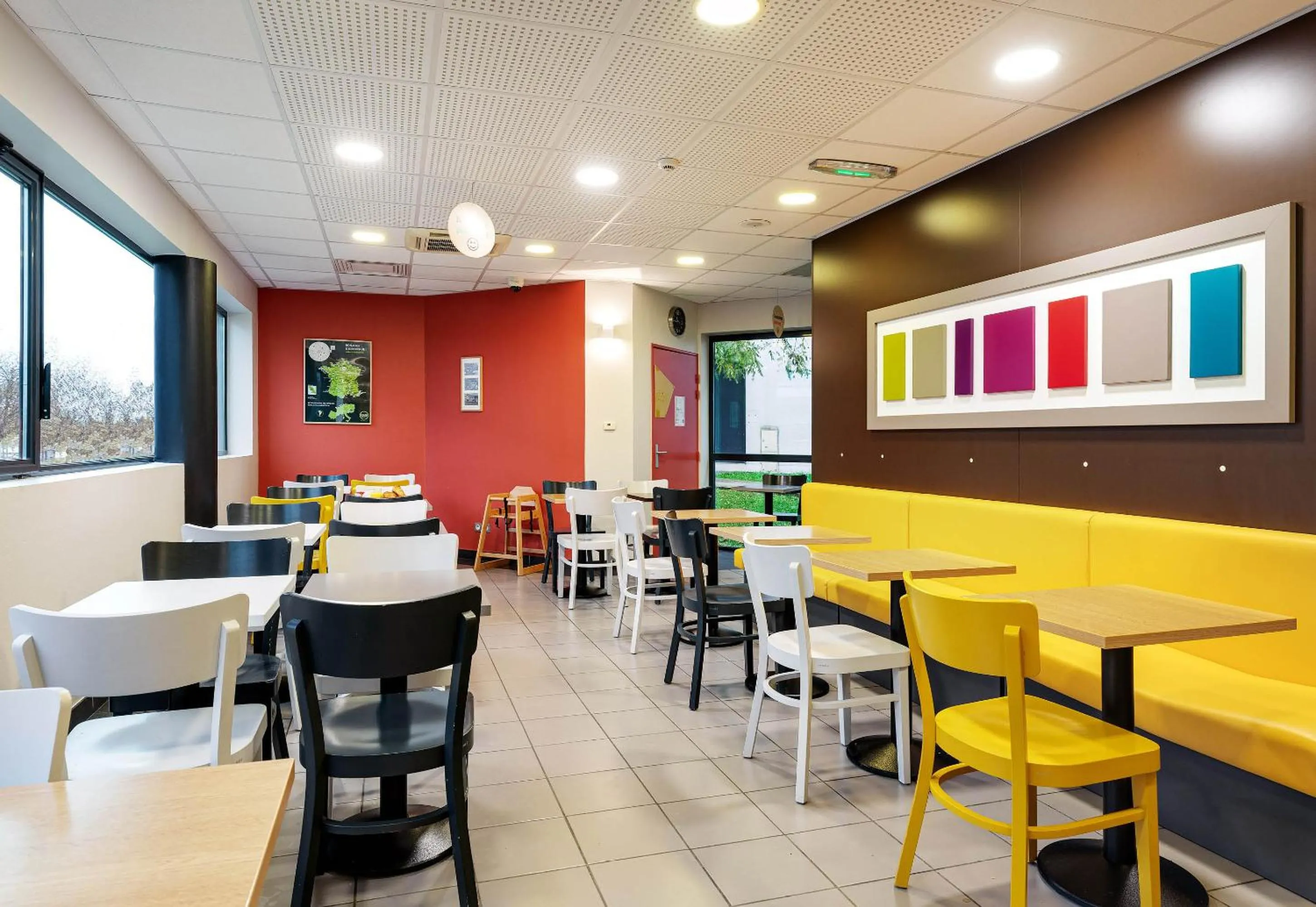 Restaurant/places to eat in B&B HOTEL Lille Tourcoing Centre