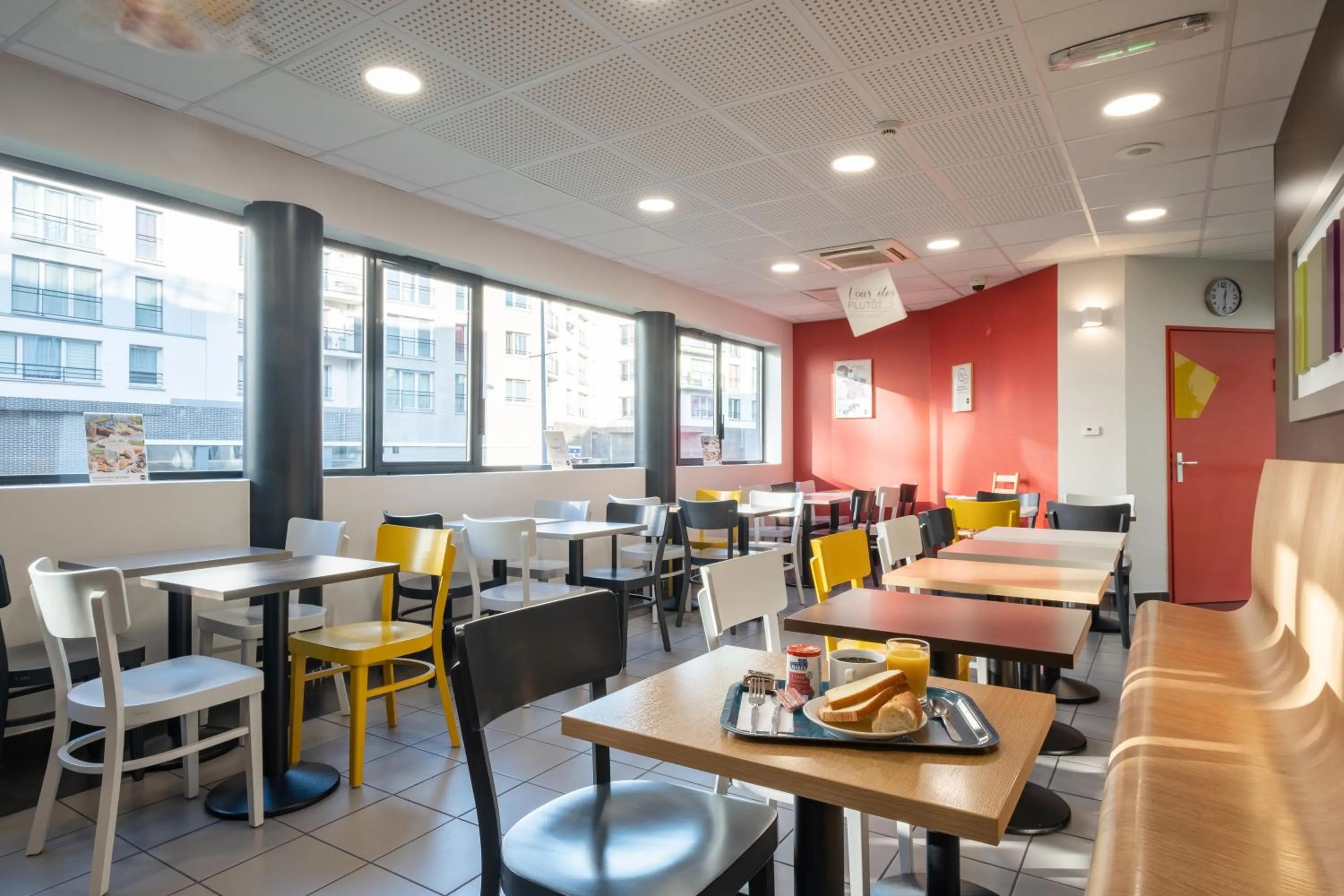 Buffet breakfast in B&B HOTEL Lille Tourcoing Centre