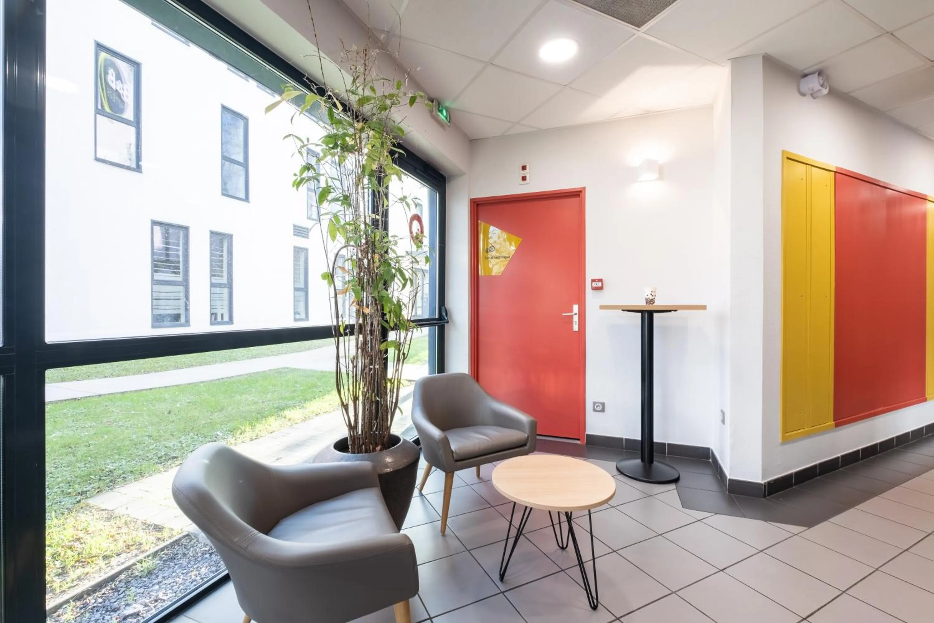 Lobby or reception in B&B HOTEL Lille Tourcoing Centre
