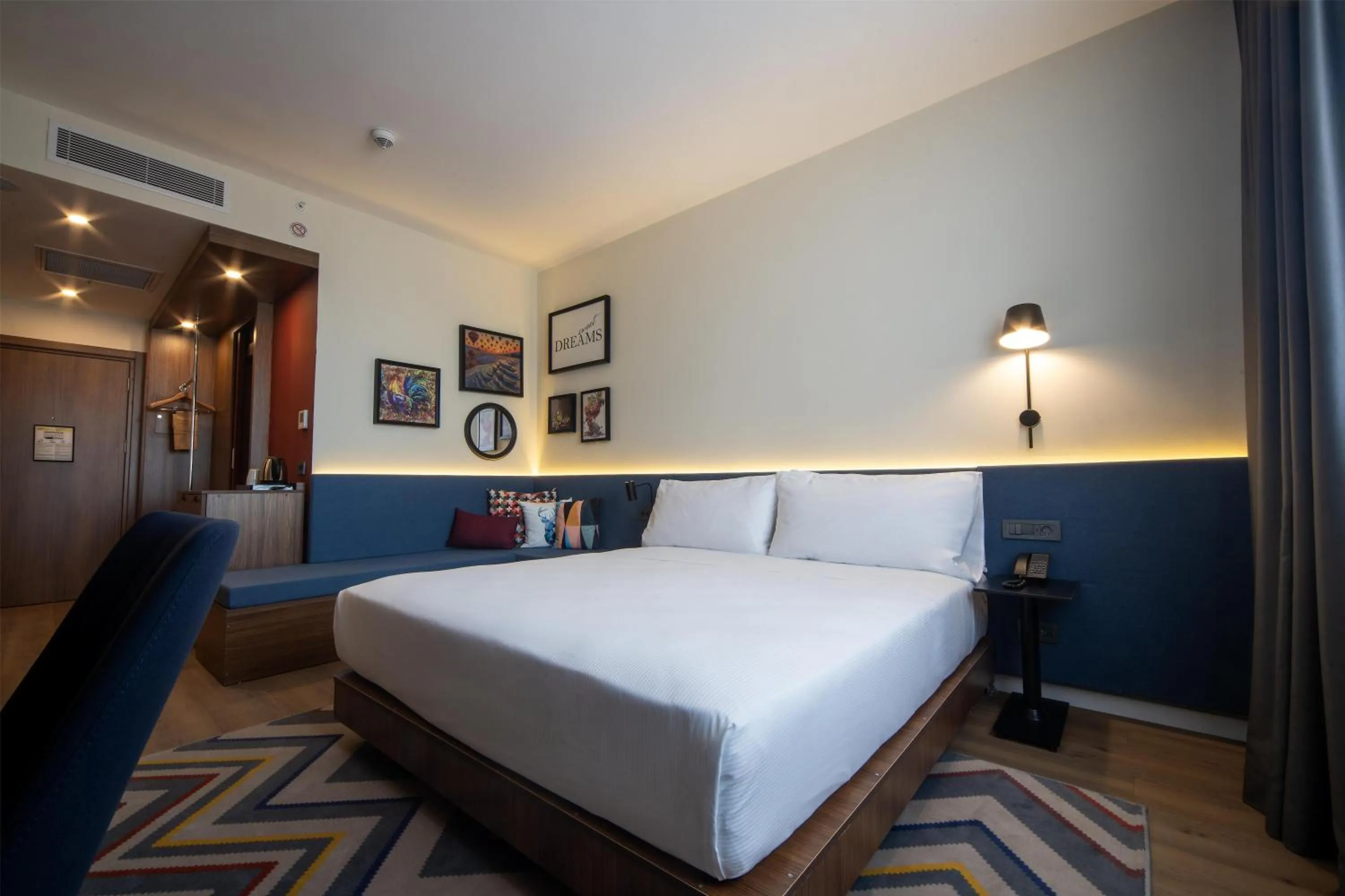 Bed in Hampton By Hilton Denizli