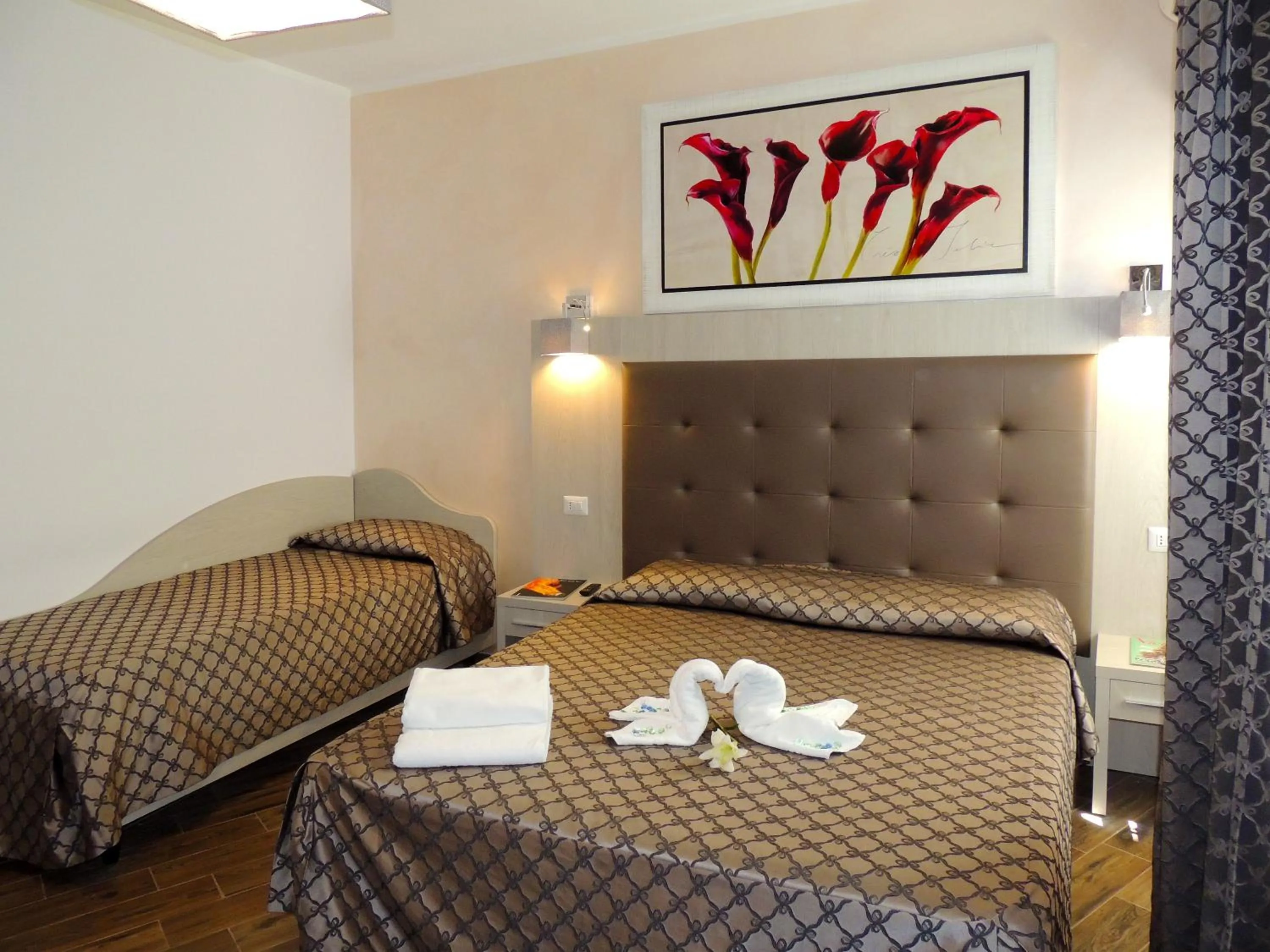 Photo of the whole room, Bed in IL Sole