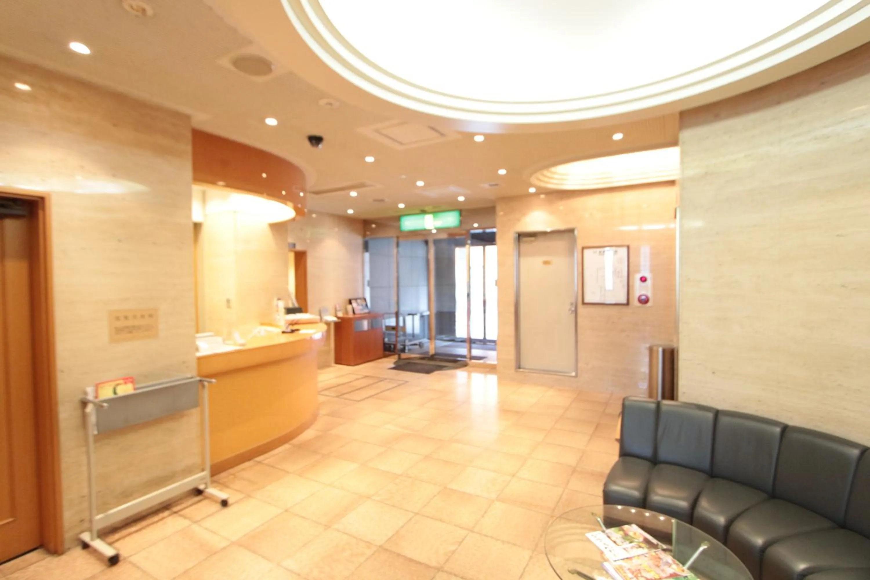 Lobby or reception in HOTEL LiVEMAX Sapporo Ekimae