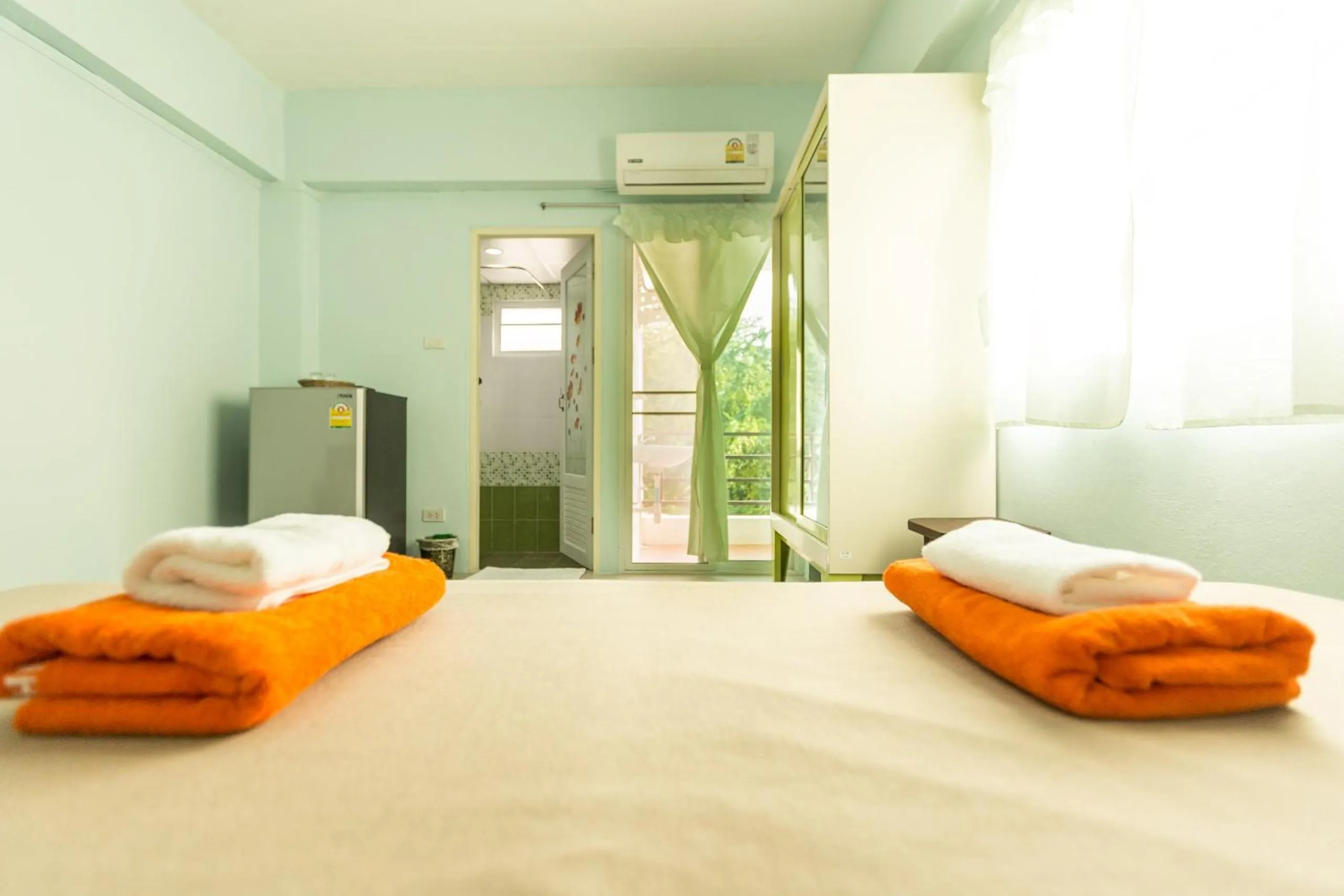 Photo of the whole room, Bed in V at Bangsaen