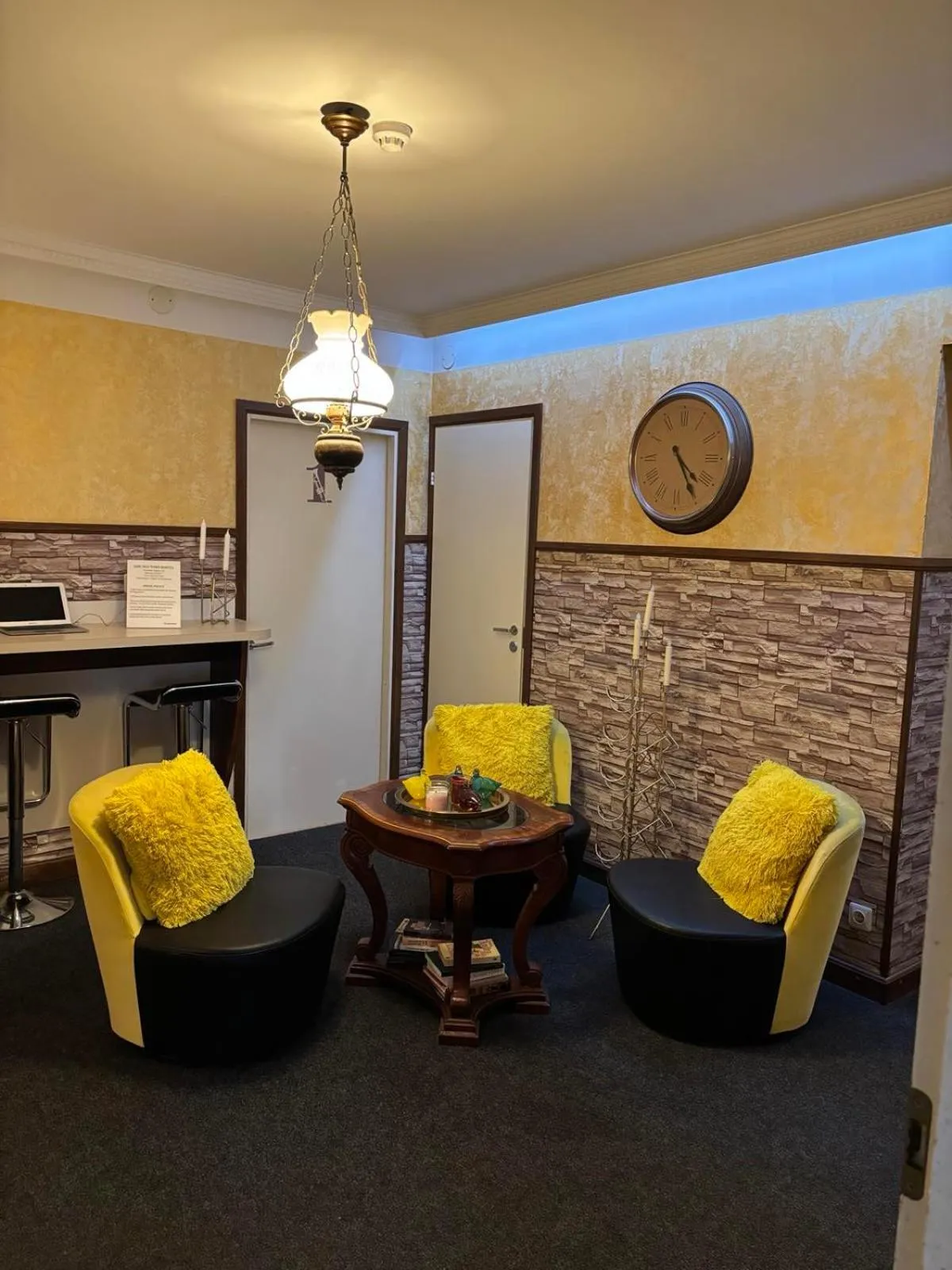 Seating area in Zinc Old Town Hostel