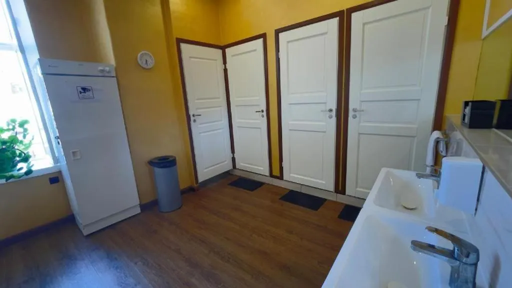 Bathroom in Zinc Old Town Hostel