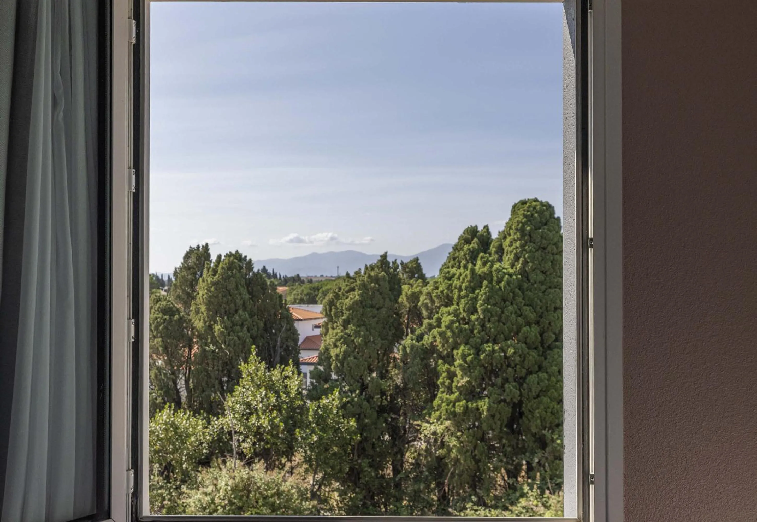 Mountain view in B&B HOTEL Perpignan Sud Marché International