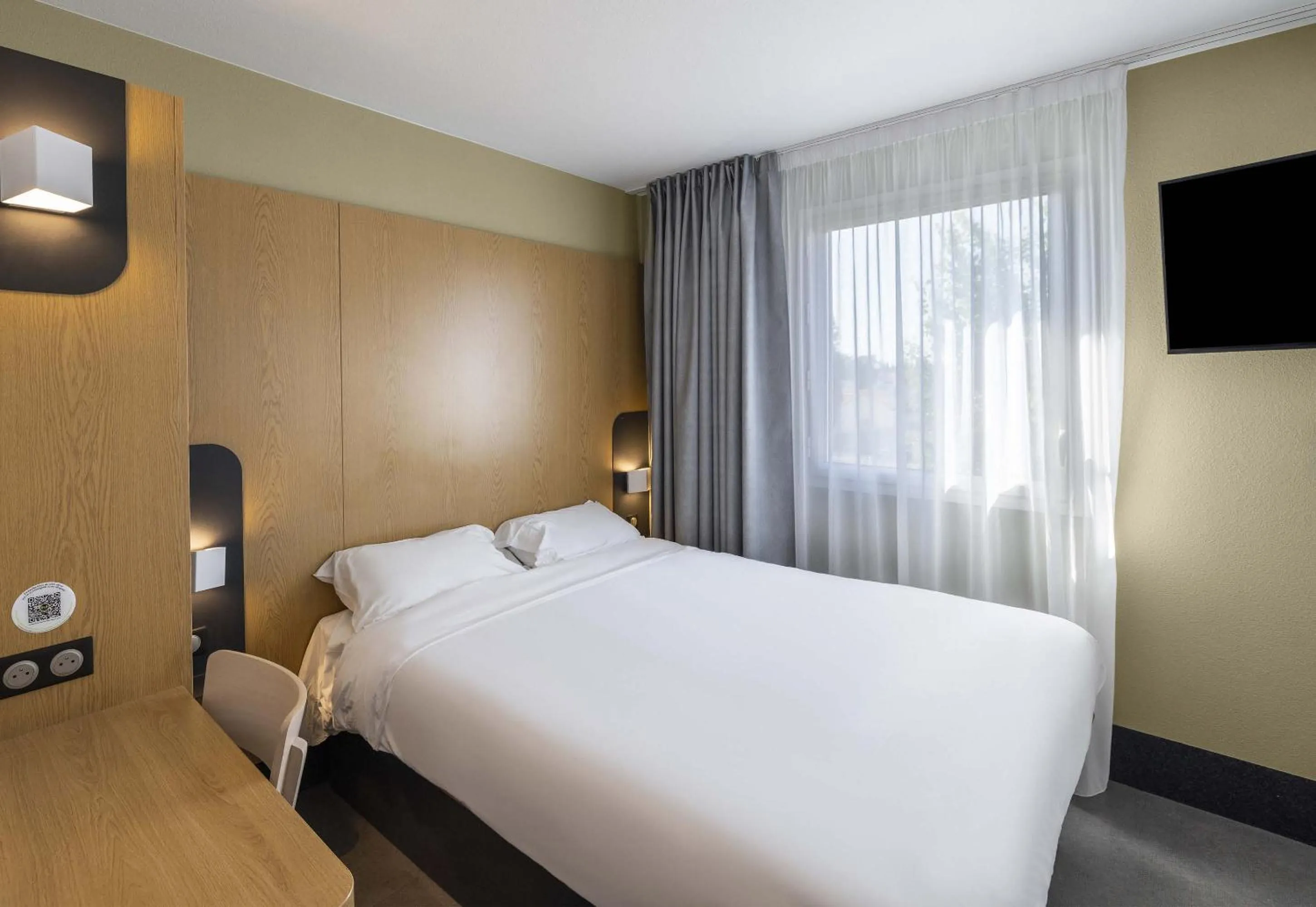 Bedroom, Bed in B&B HOTEL Perpignan Sud Marché International