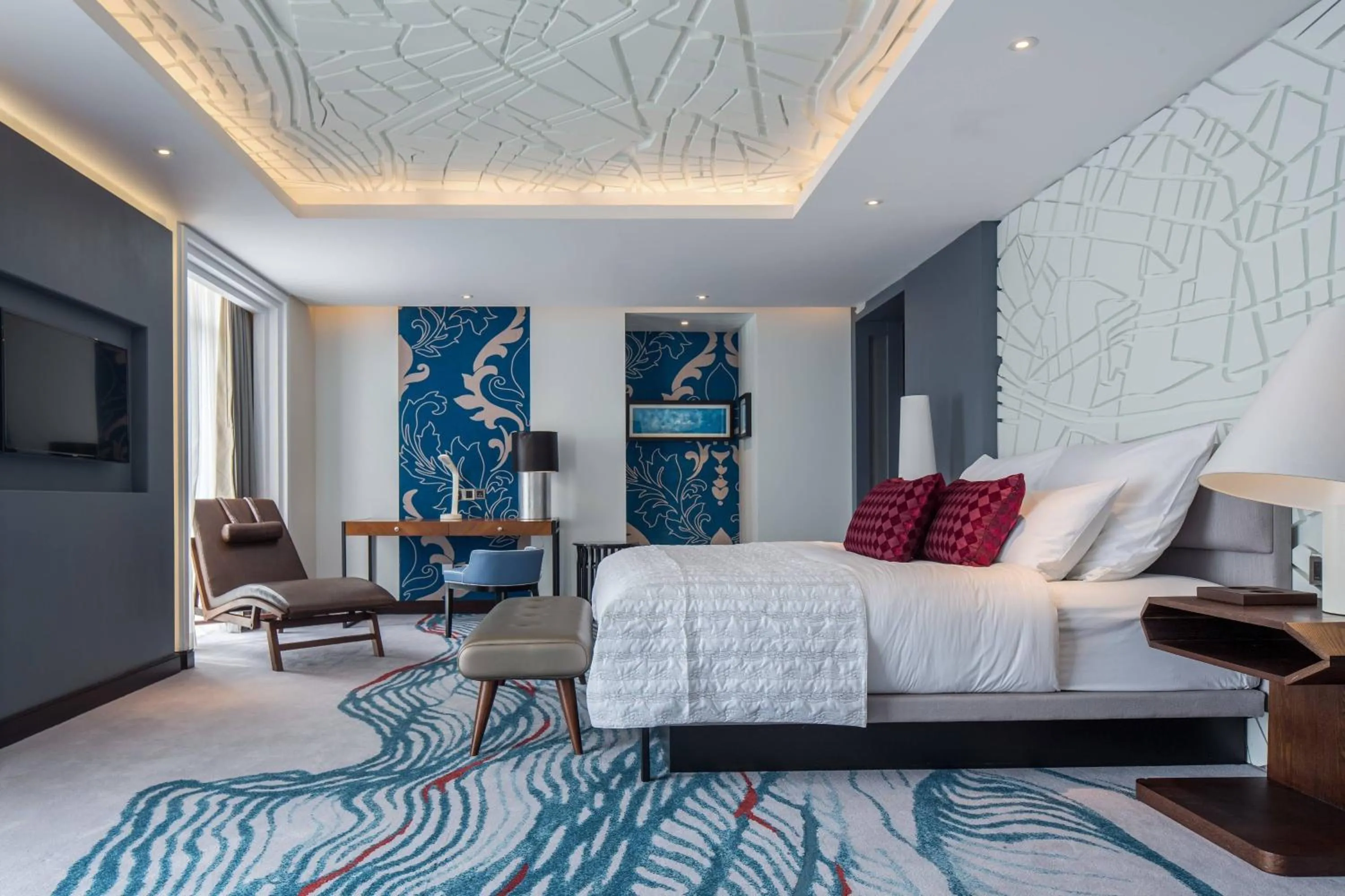 Bedroom, Bed in Le Meridien Dhaka