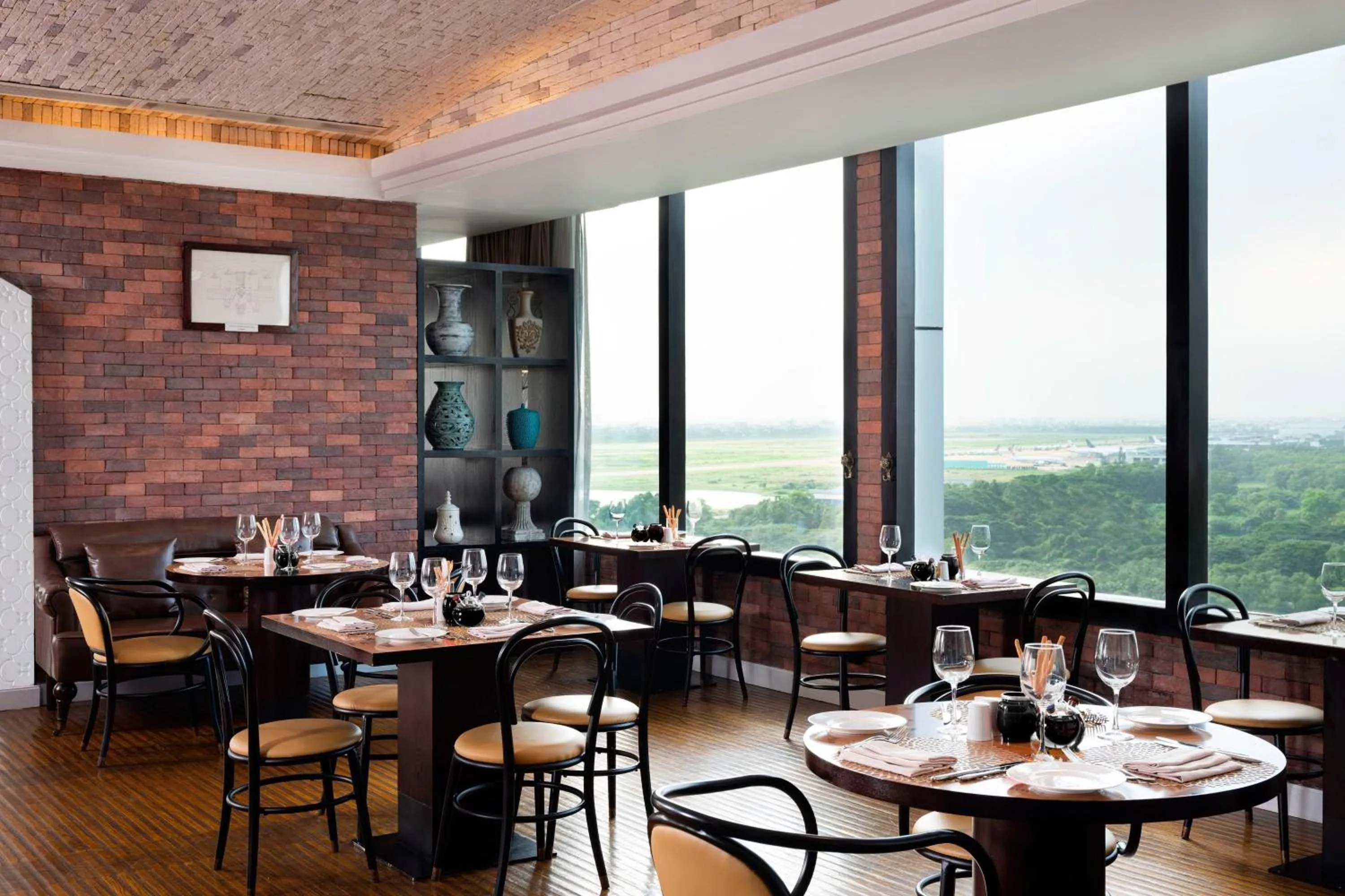 Restaurant/places to eat in Le Meridien Dhaka