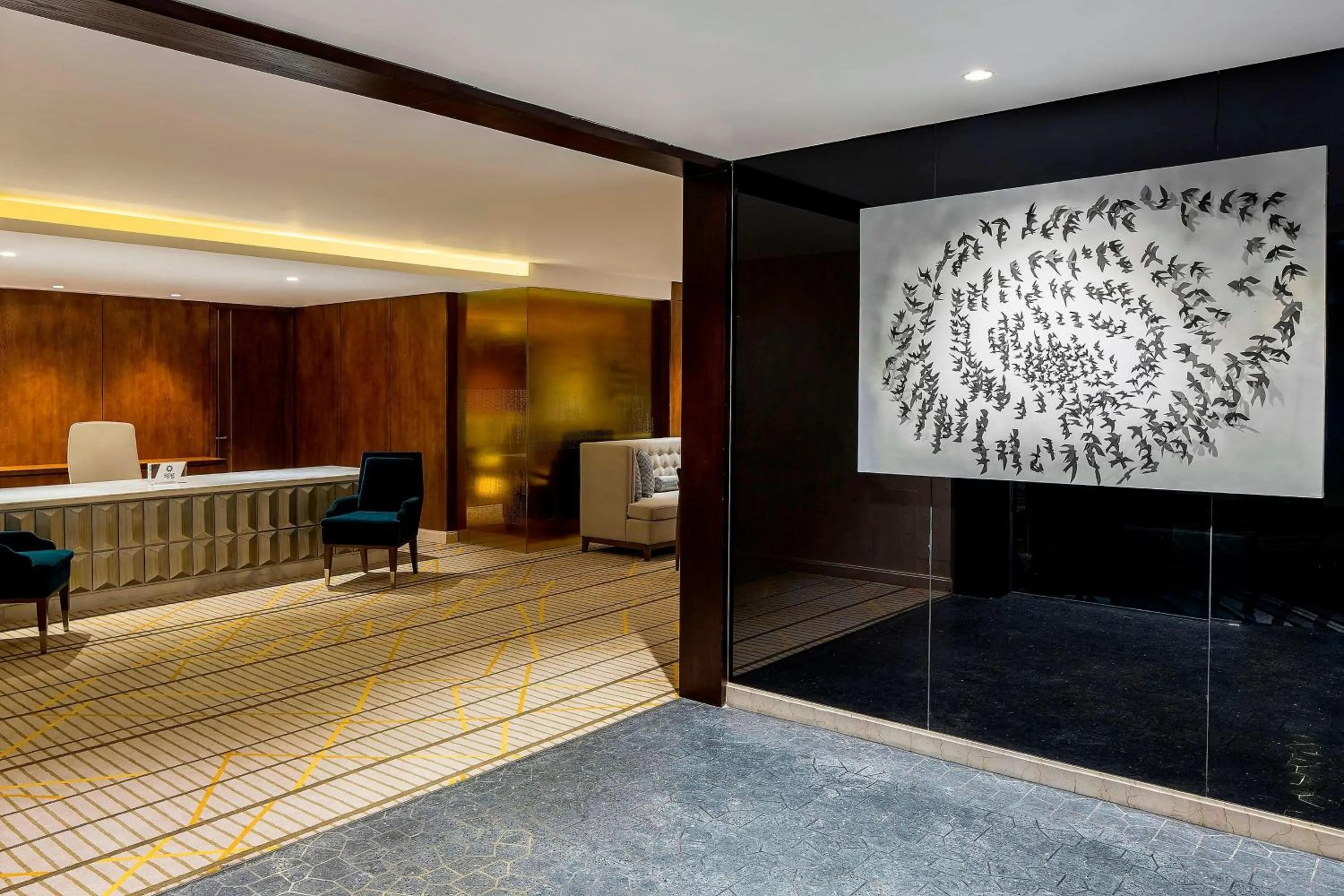 Lounge or bar in Le Meridien Dhaka