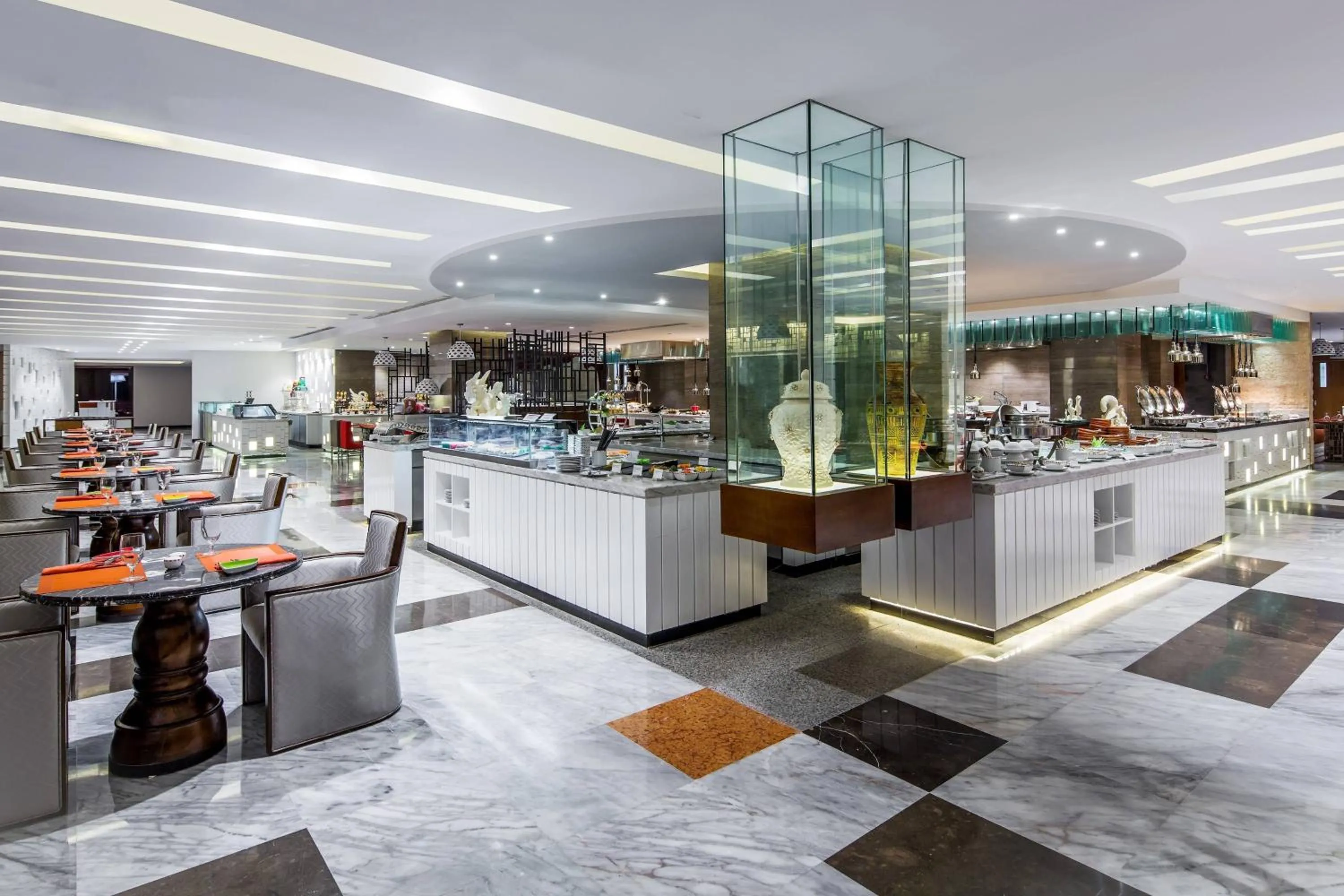Restaurant/places to eat in Le Meridien Dhaka