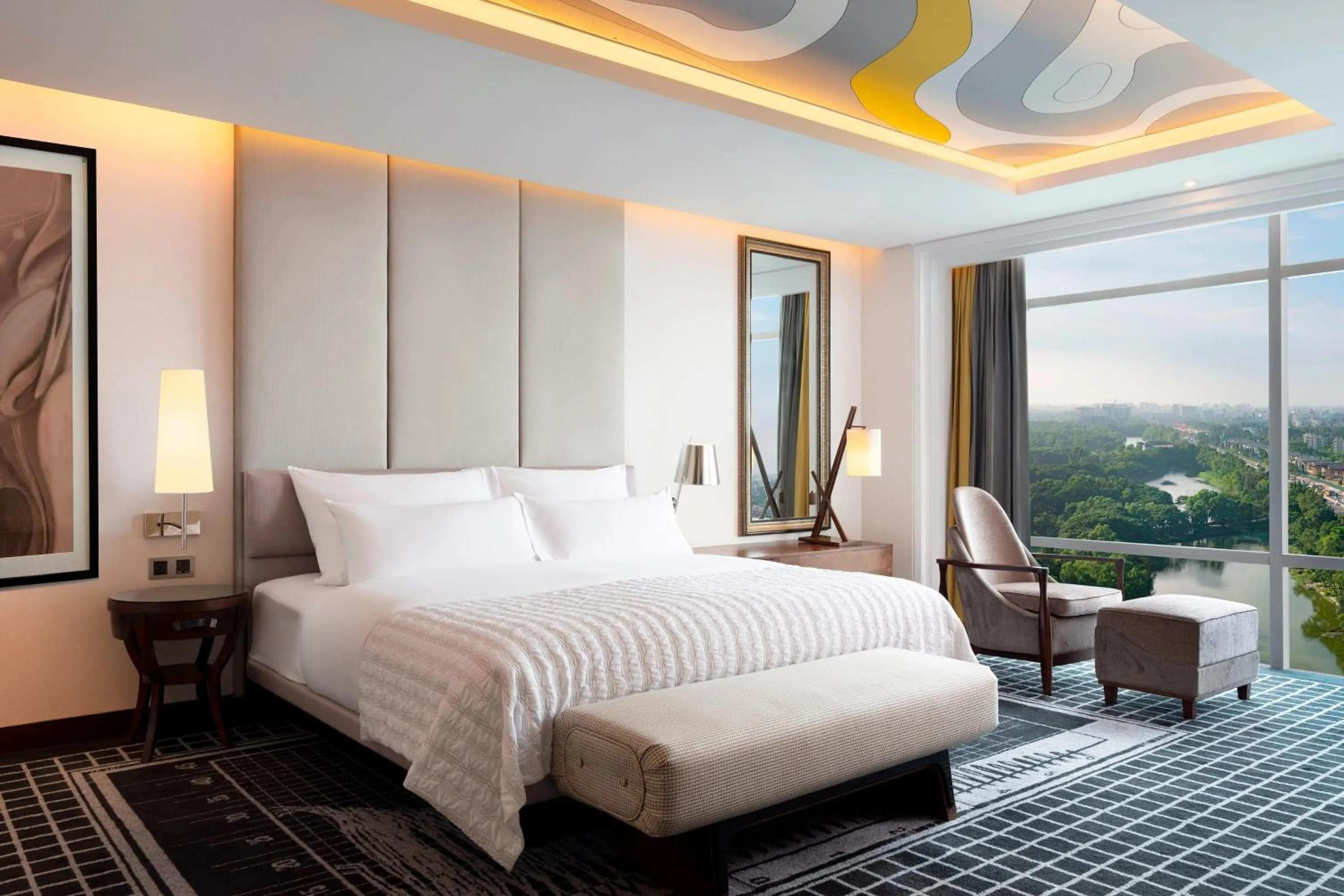 Bedroom, Bed in Le Meridien Dhaka