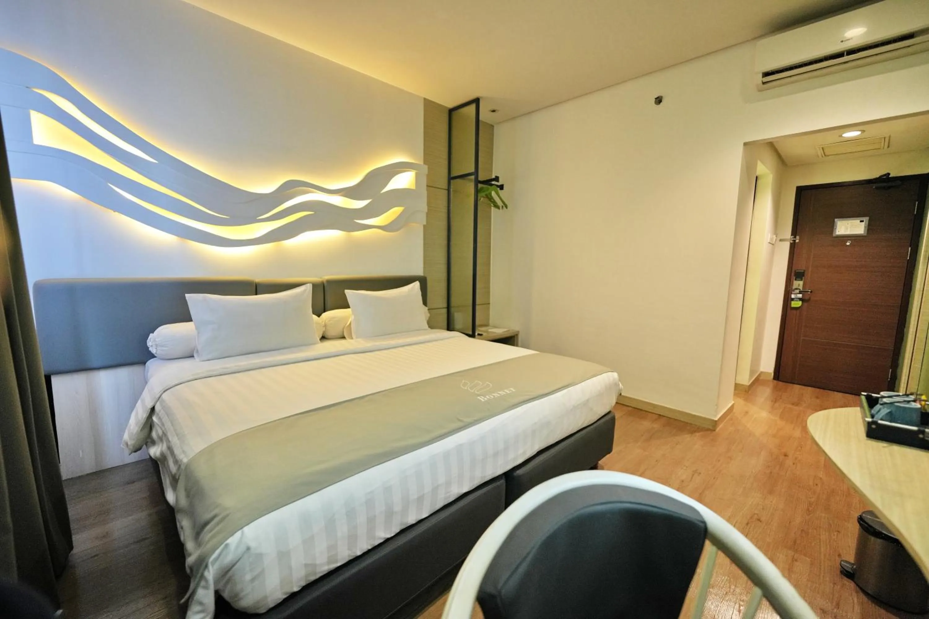 Bed in Bonnet Hotel Surabaya