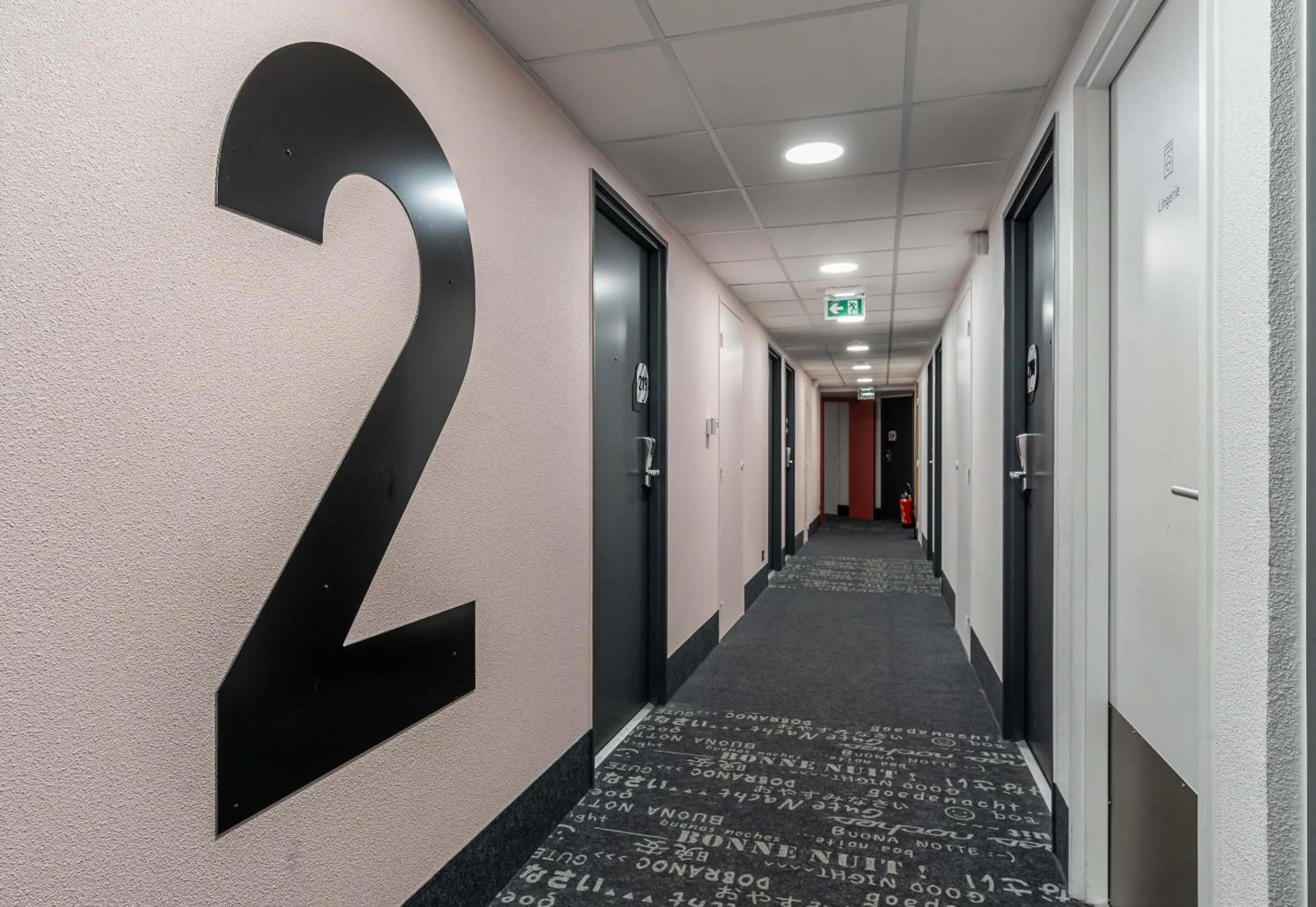 Decorative detail in B&B HOTEL Aix-en-Provence Le Tholonet