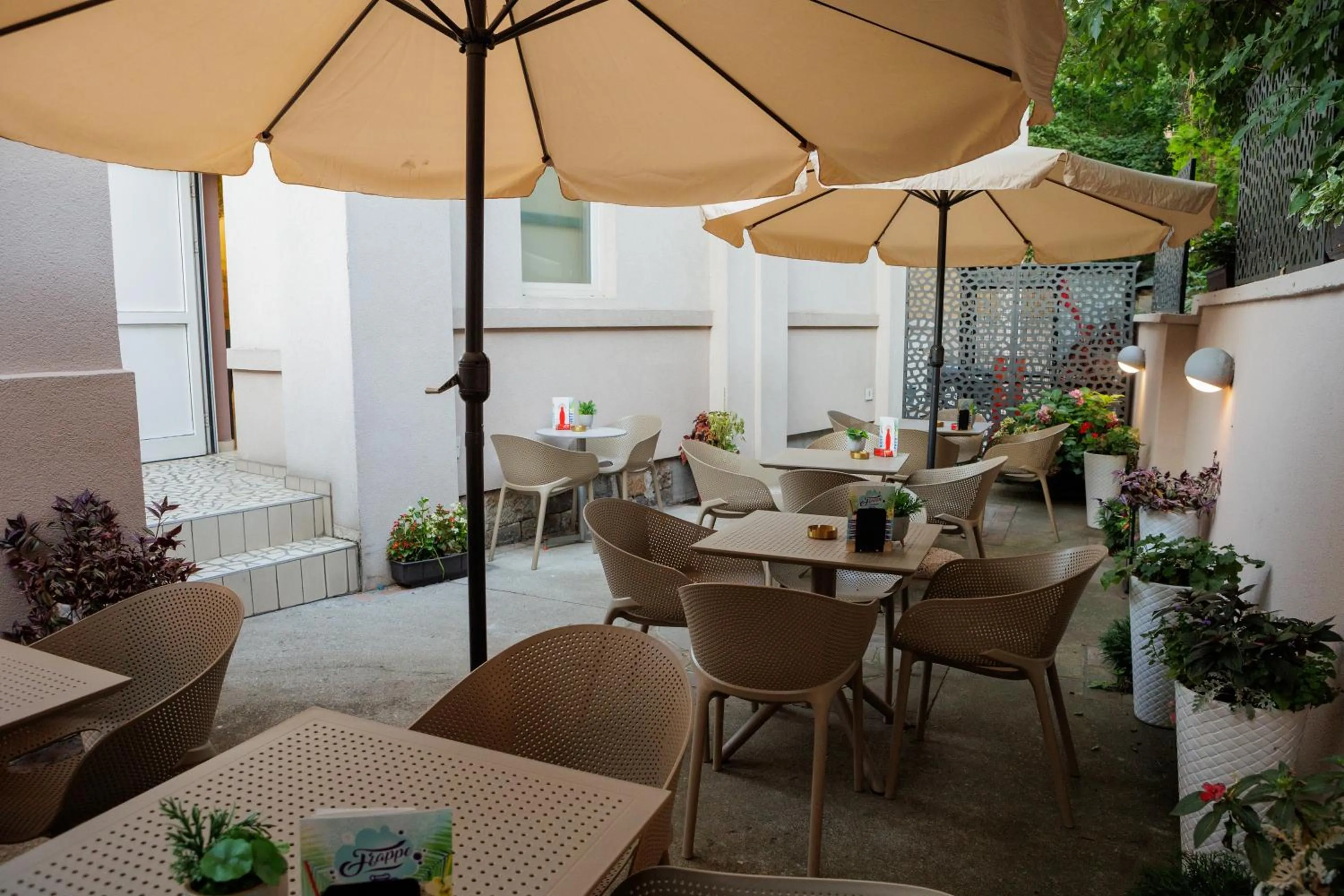 Garden in Garni Hotel Biser