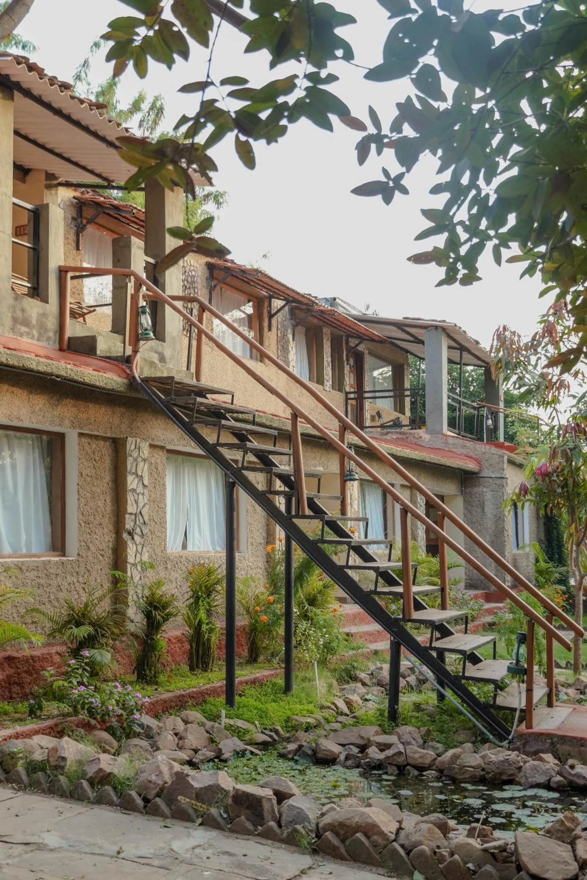 Property building in Greetoe Camp Panna