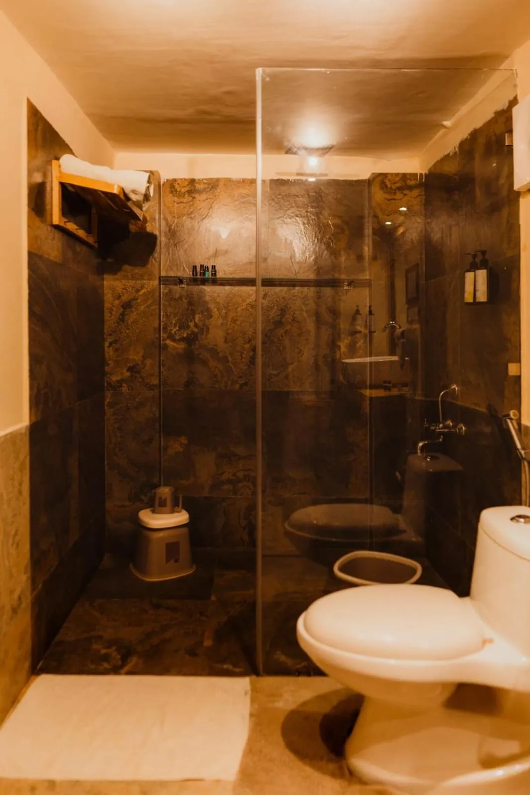 Bathroom in Greetoe Camp Panna