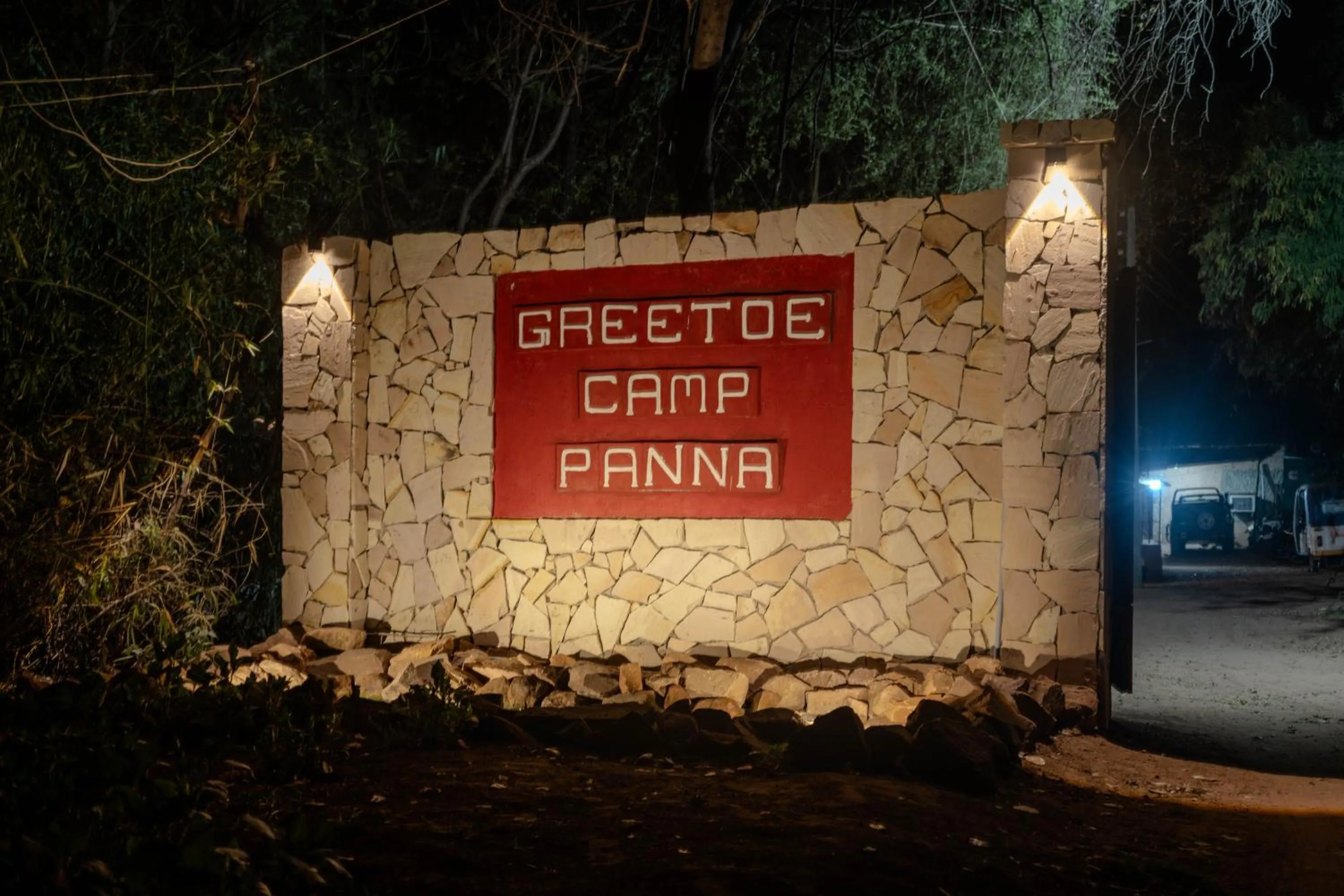 Property building in Greetoe Camp Panna