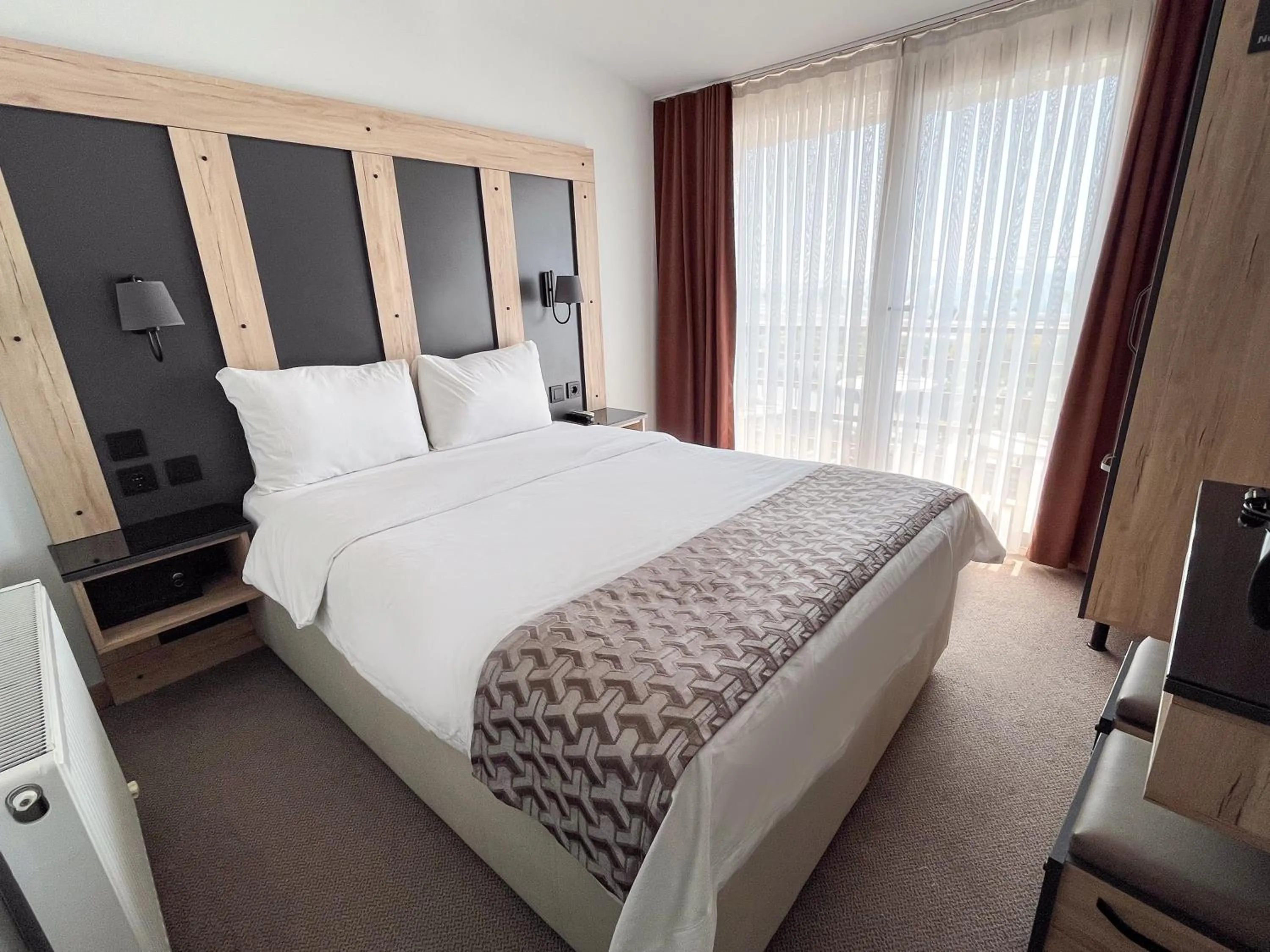 Photo of the whole room, Bed in Galley Hotel