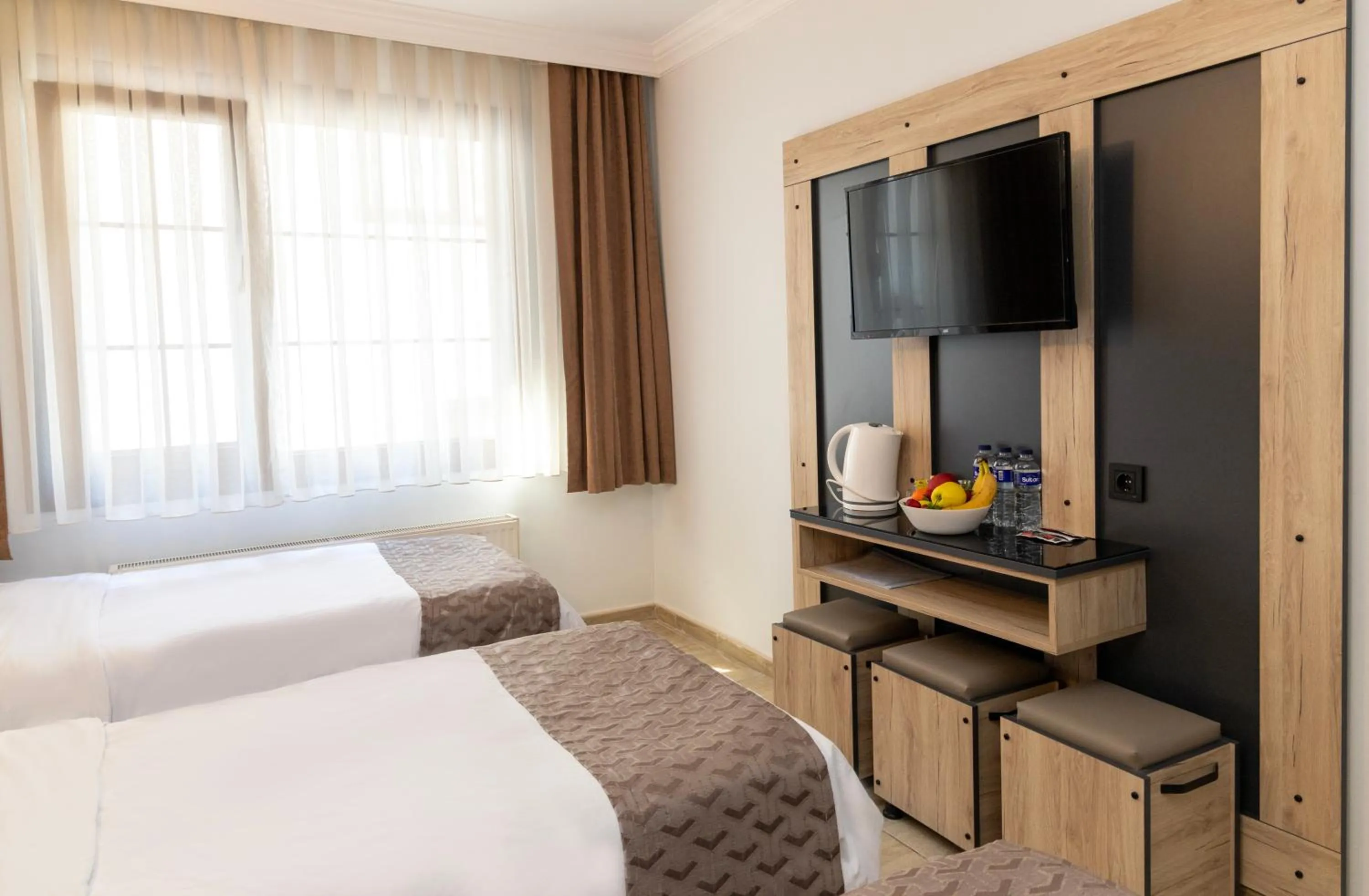 Photo of the whole room, Bed in Galley Hotel